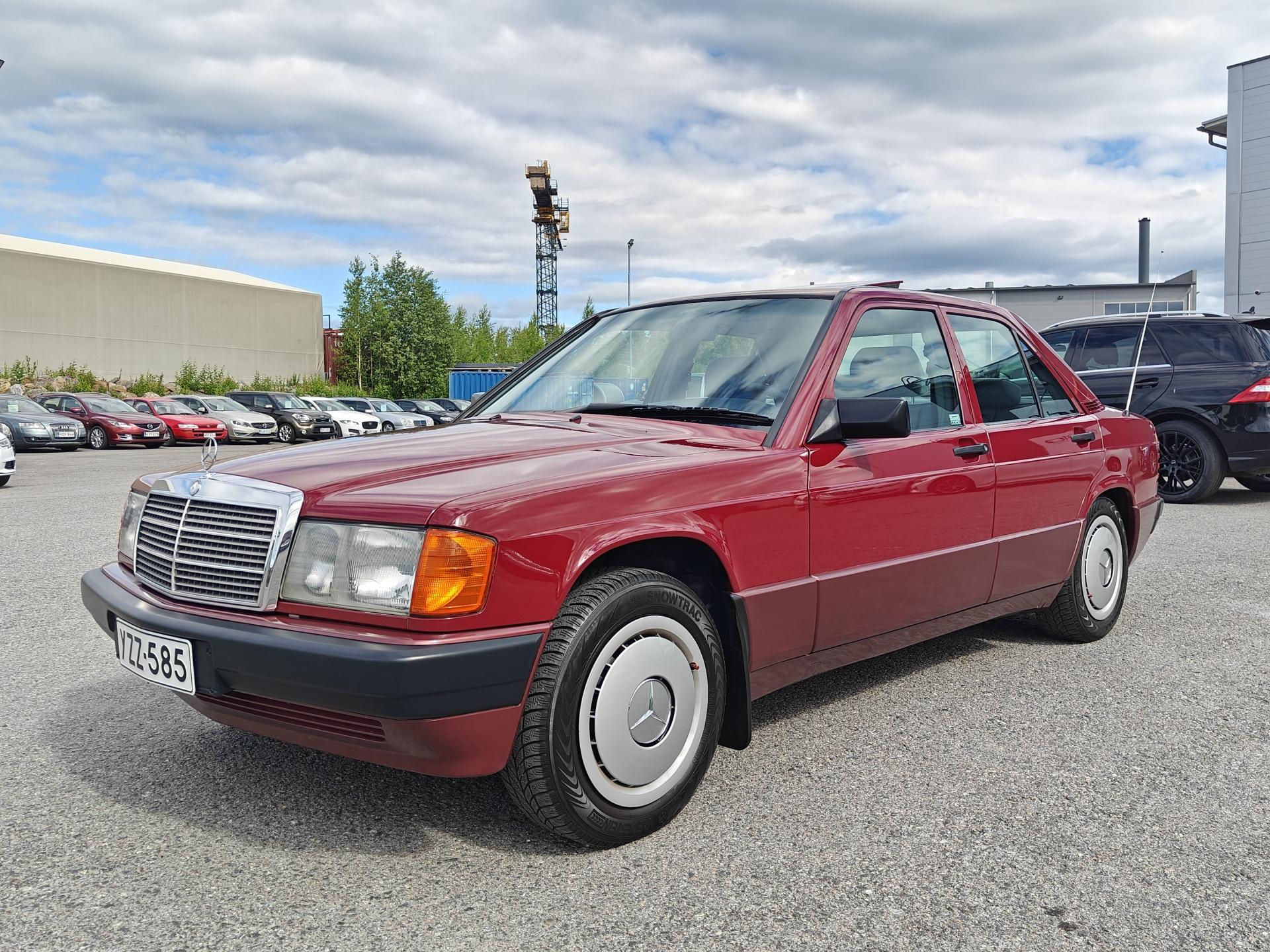 MERCEDES-BENZ 190 1992