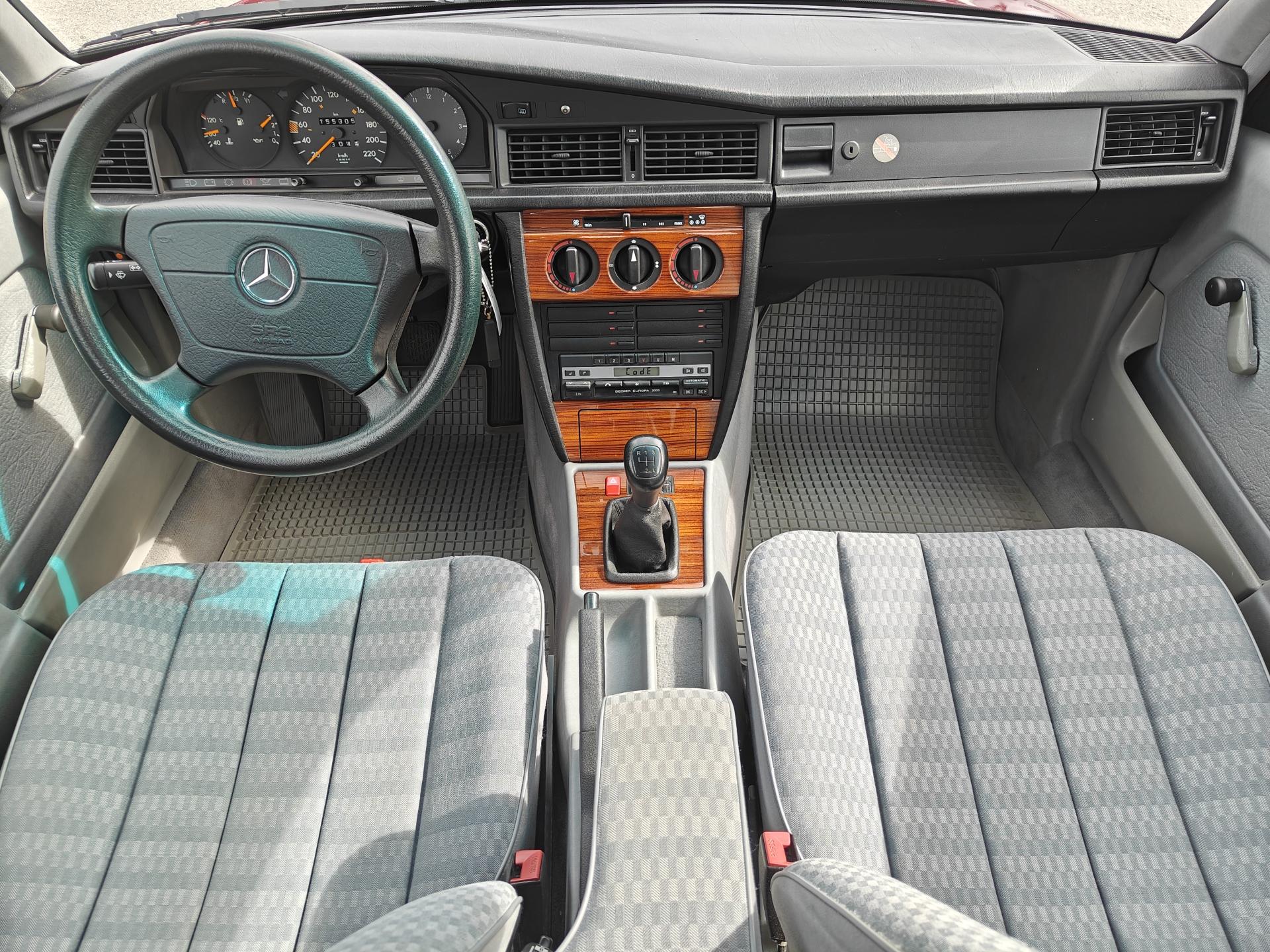 MERCEDES-BENZ 190 1992