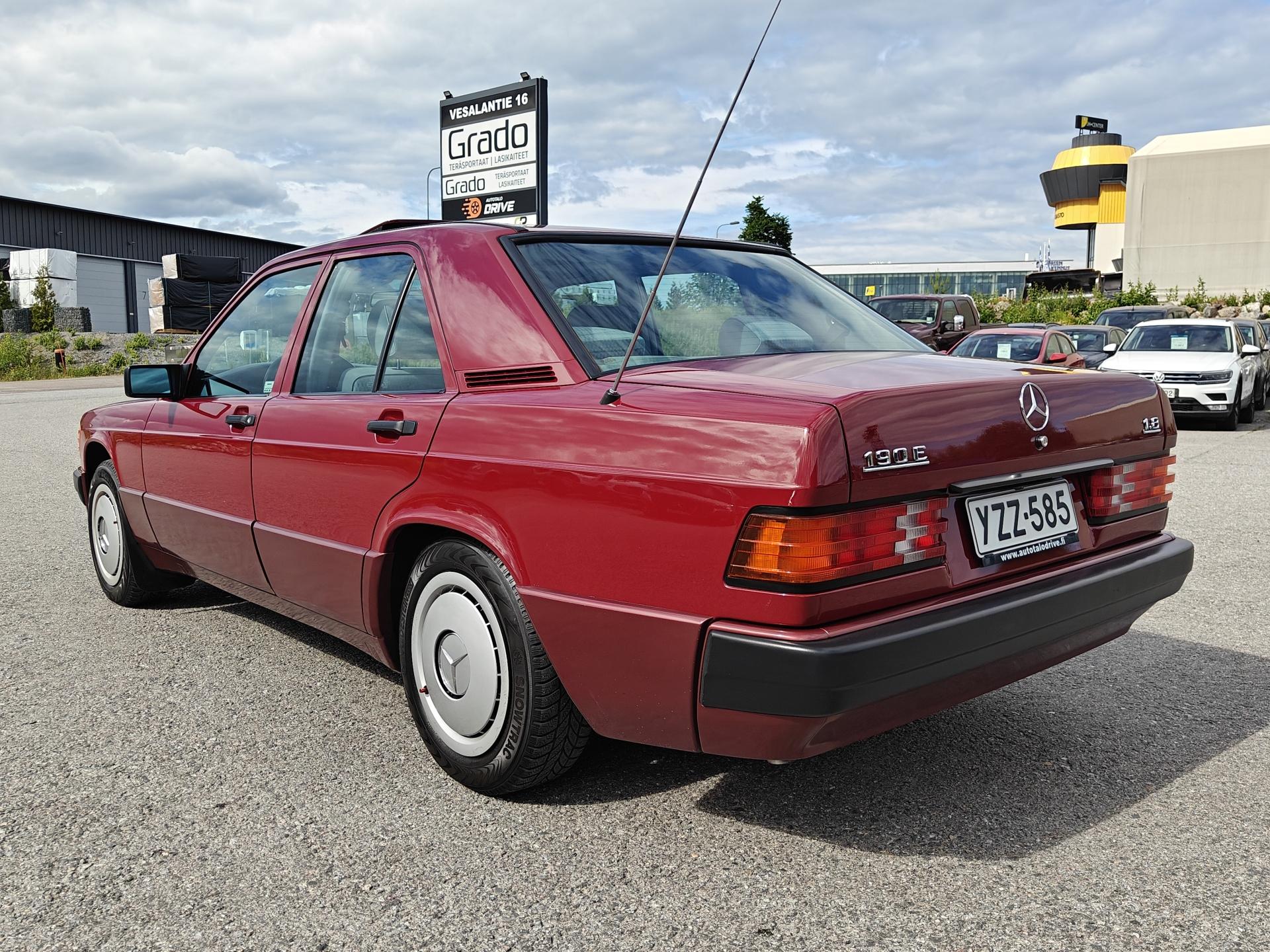 MERCEDES-BENZ 190 1992