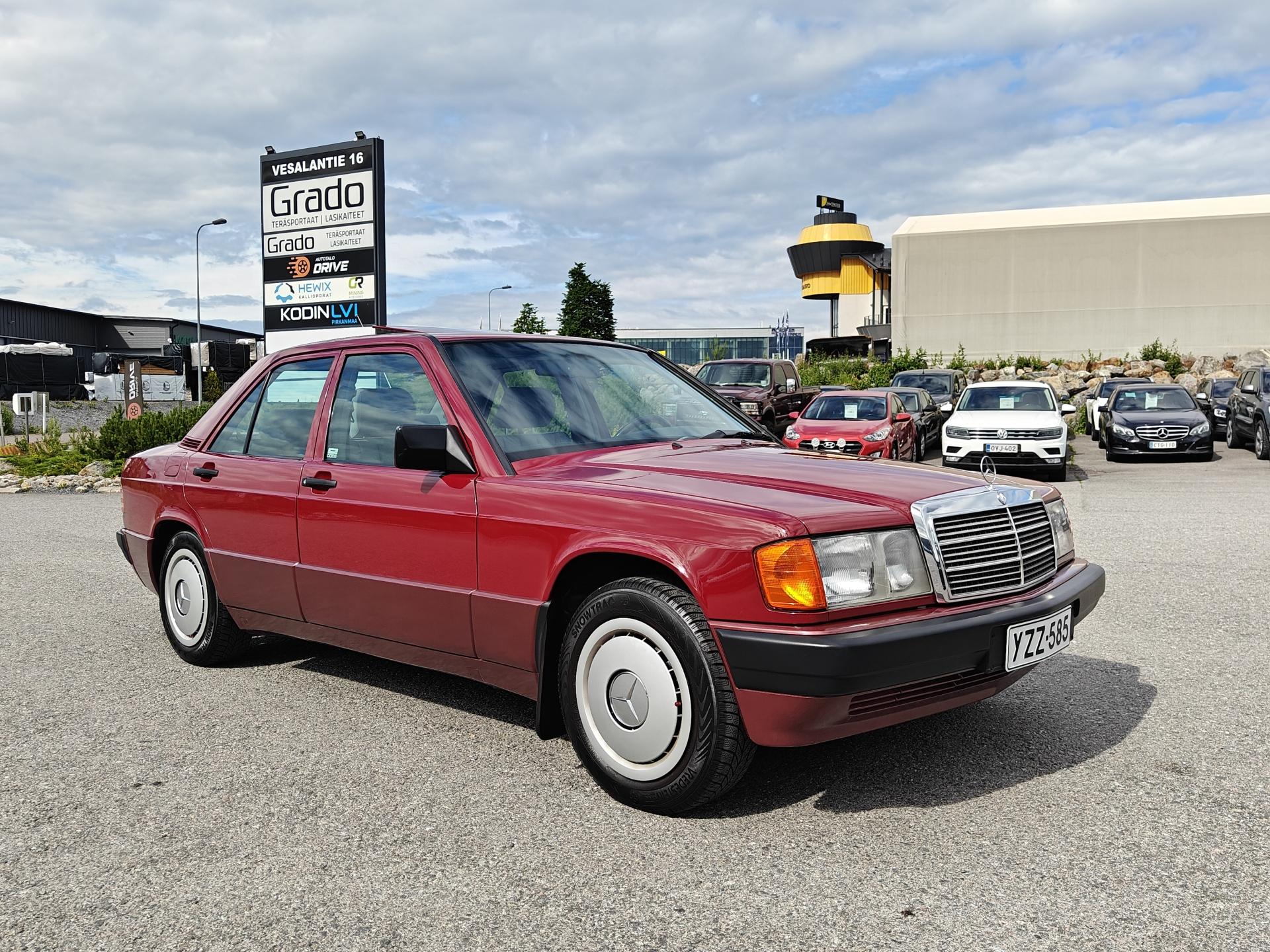 MERCEDES-BENZ 190 1992