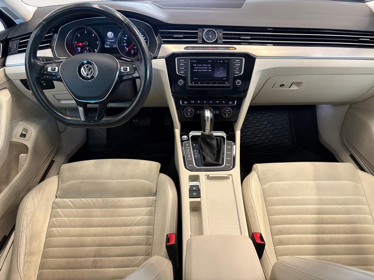 VOLKSWAGEN Passat 2016