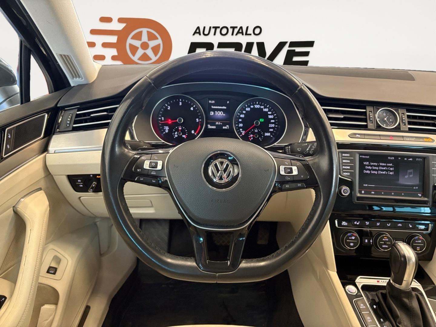 VOLKSWAGEN Passat 2016