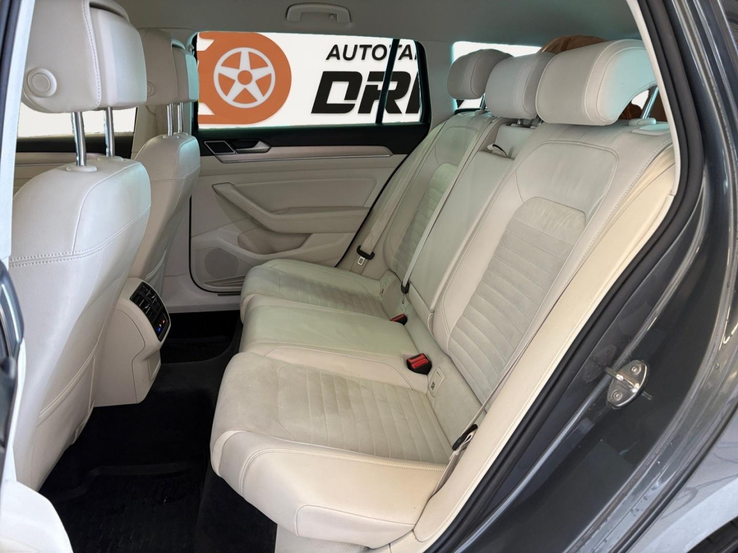 VOLKSWAGEN Passat 2016