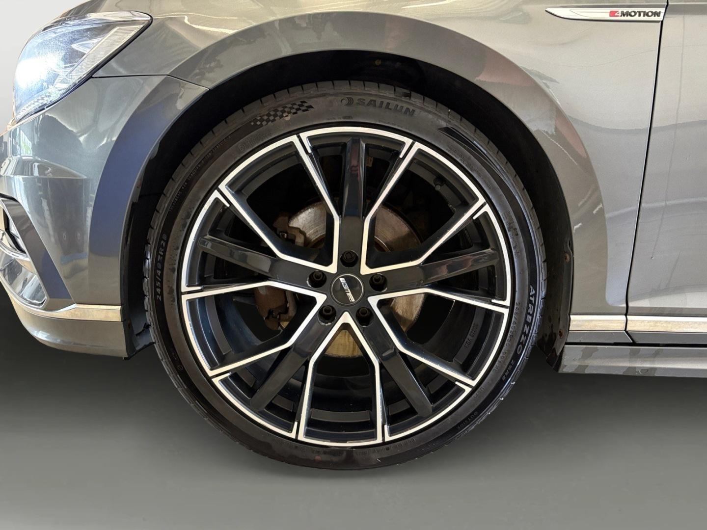 VOLKSWAGEN Passat 2016