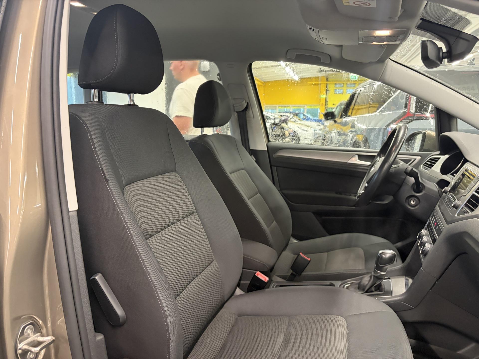 VOLKSWAGEN Golf Sportsvan 2016