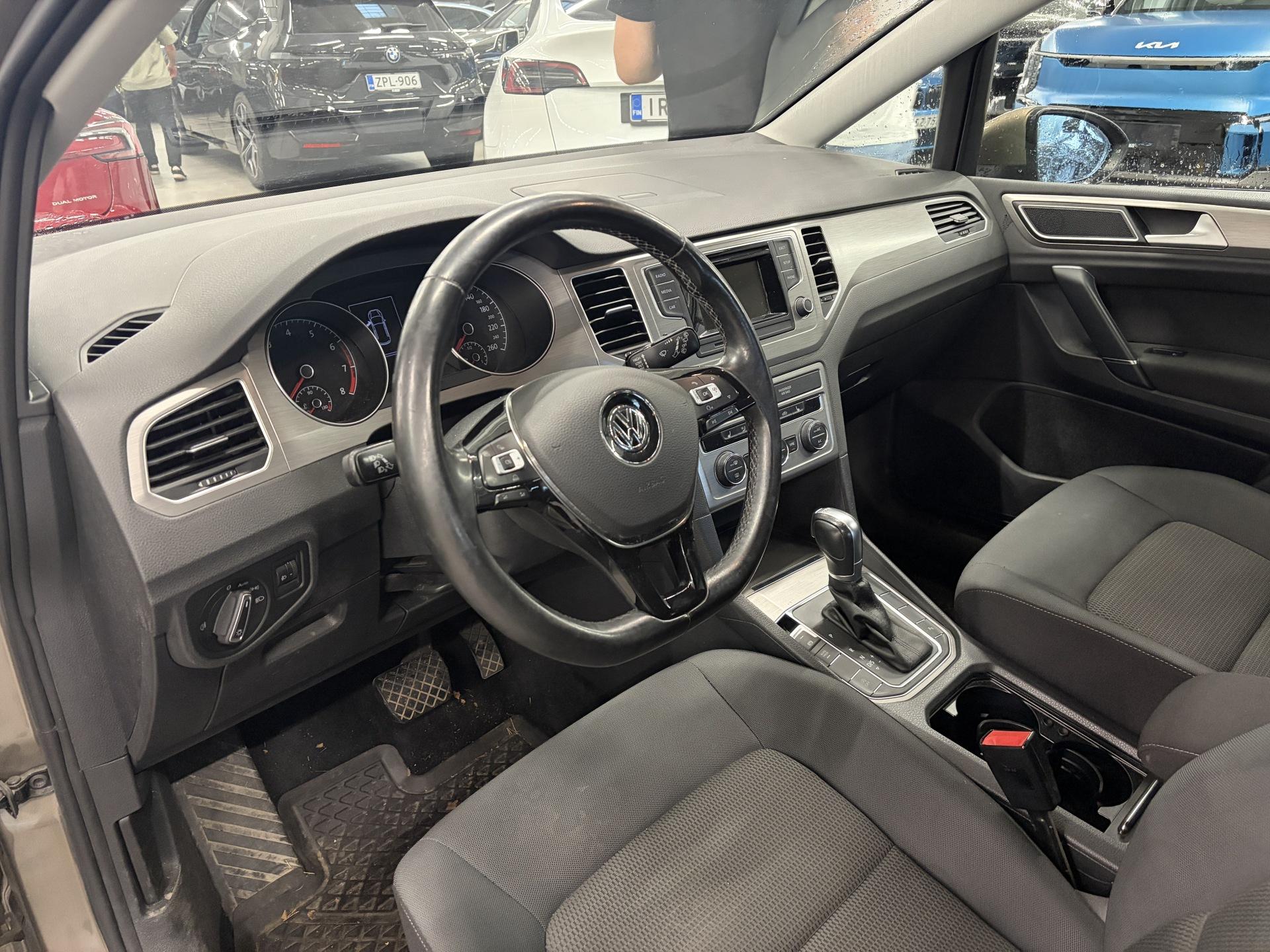 VOLKSWAGEN Golf Sportsvan 2016