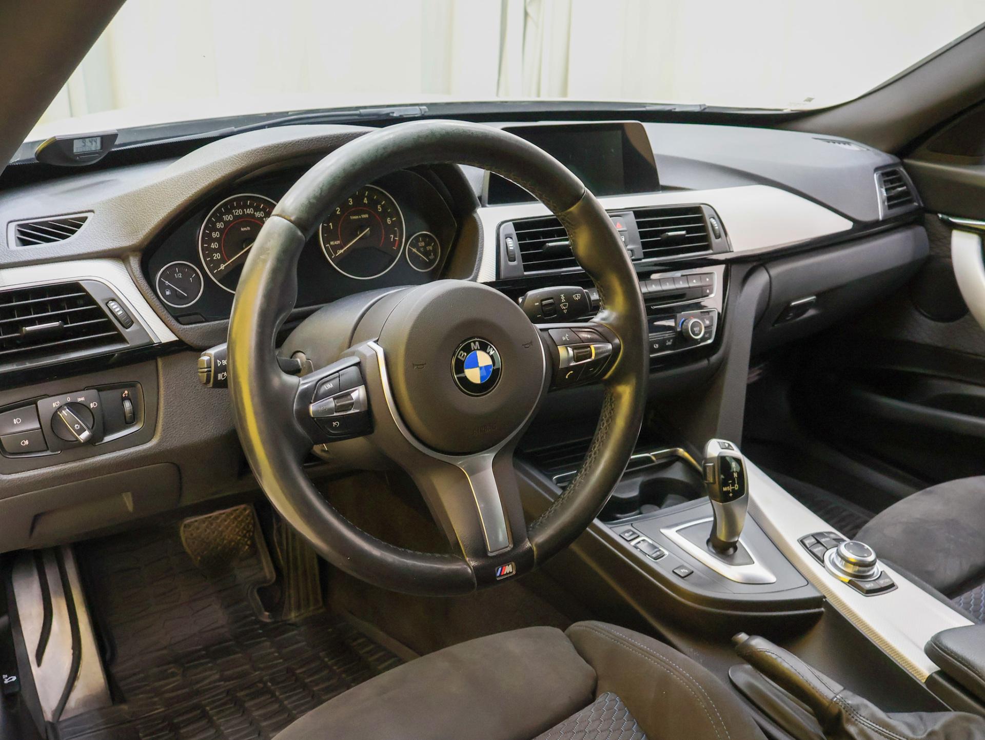 BMW 320 Gran Turismo 2016