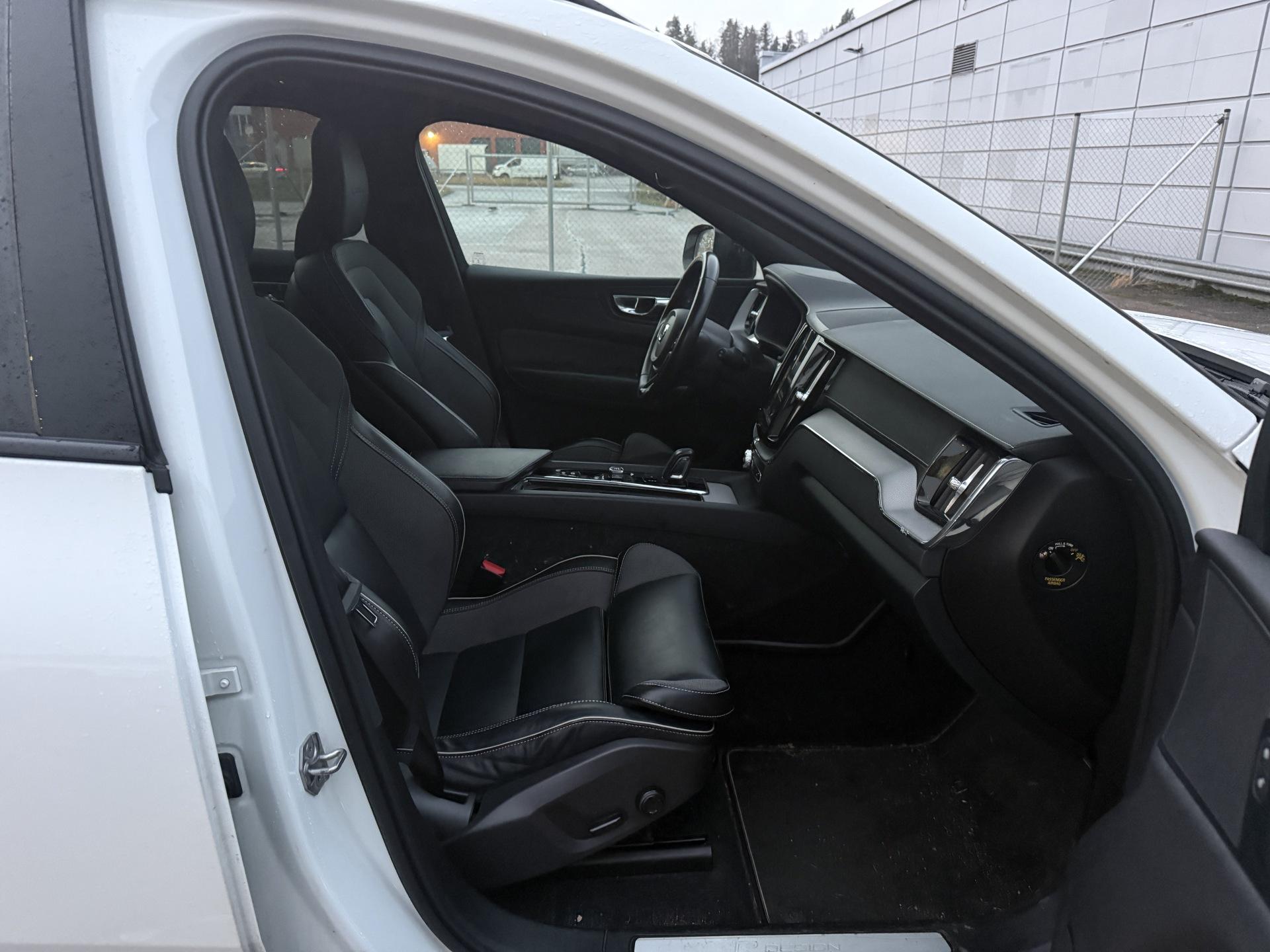 VOLVO XC60 2020