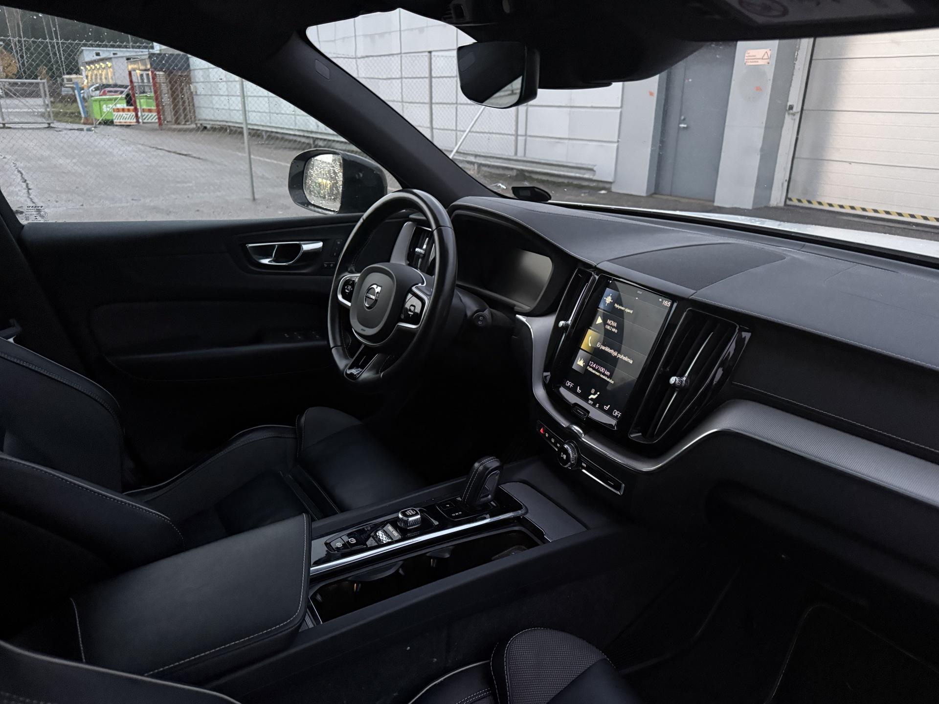 VOLVO XC60 2020