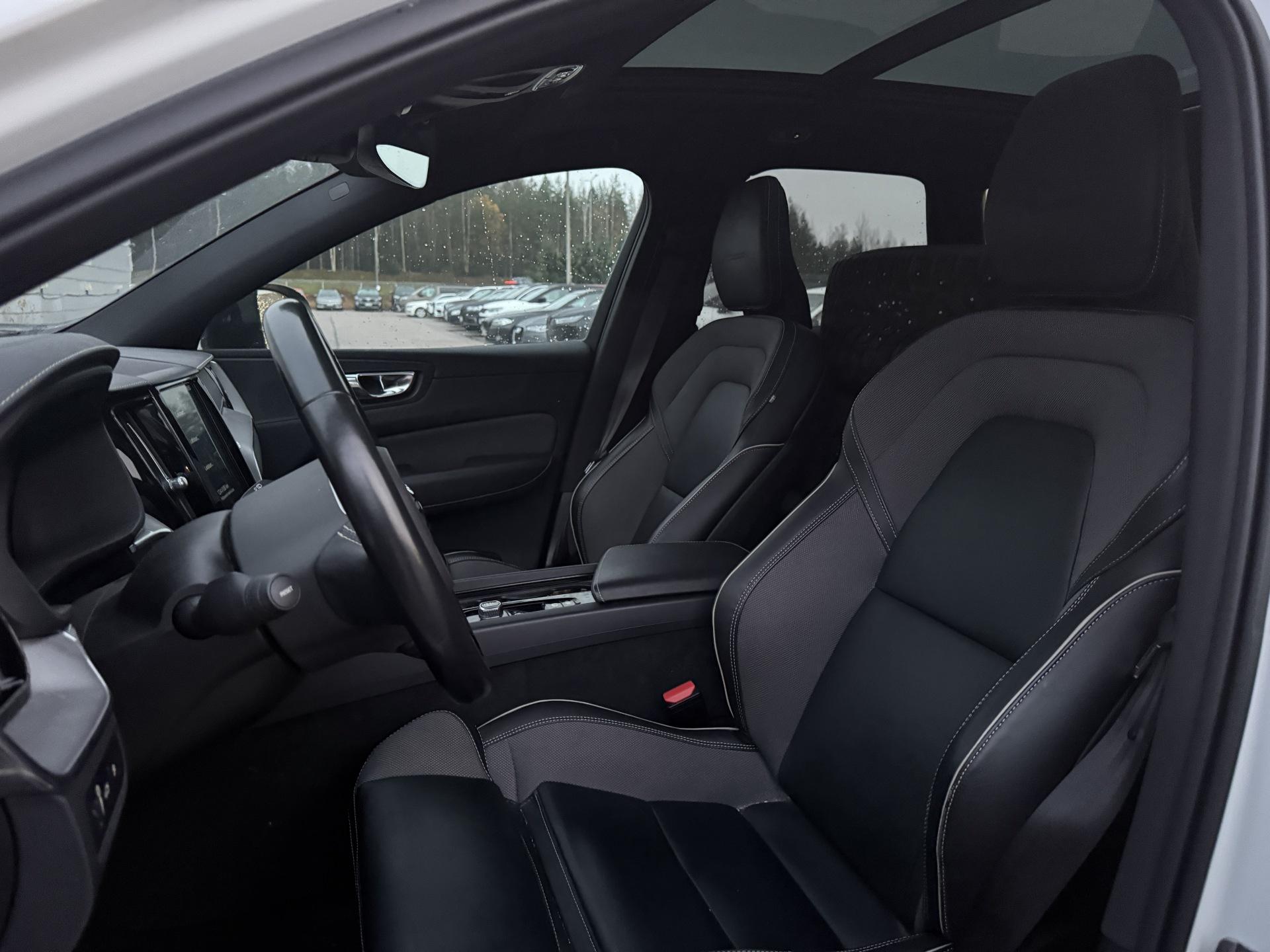 VOLVO XC60 2020
