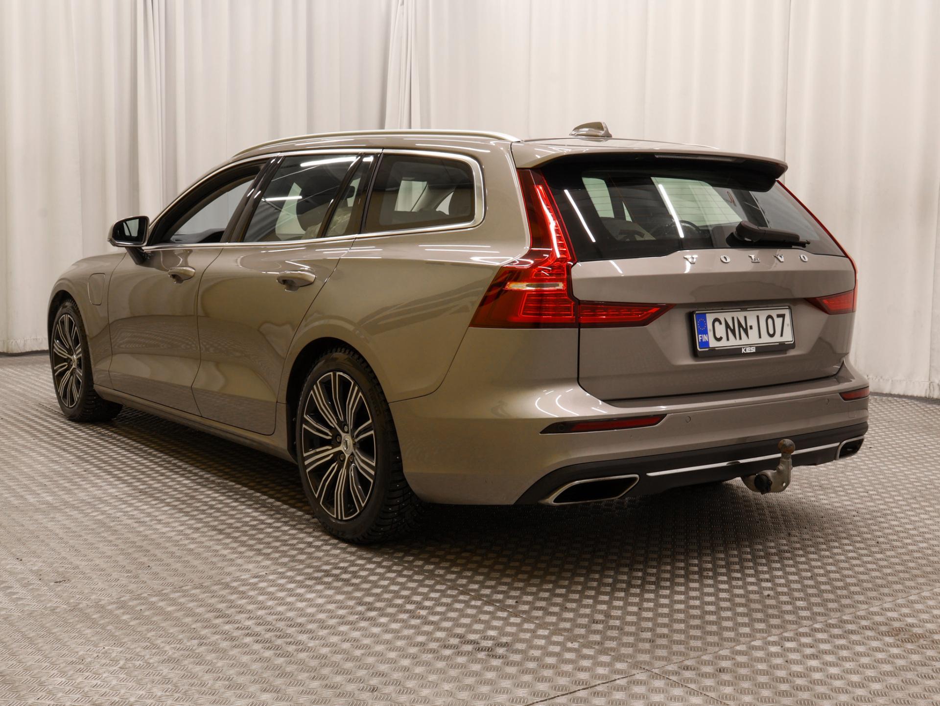 VOLVO V60 2020