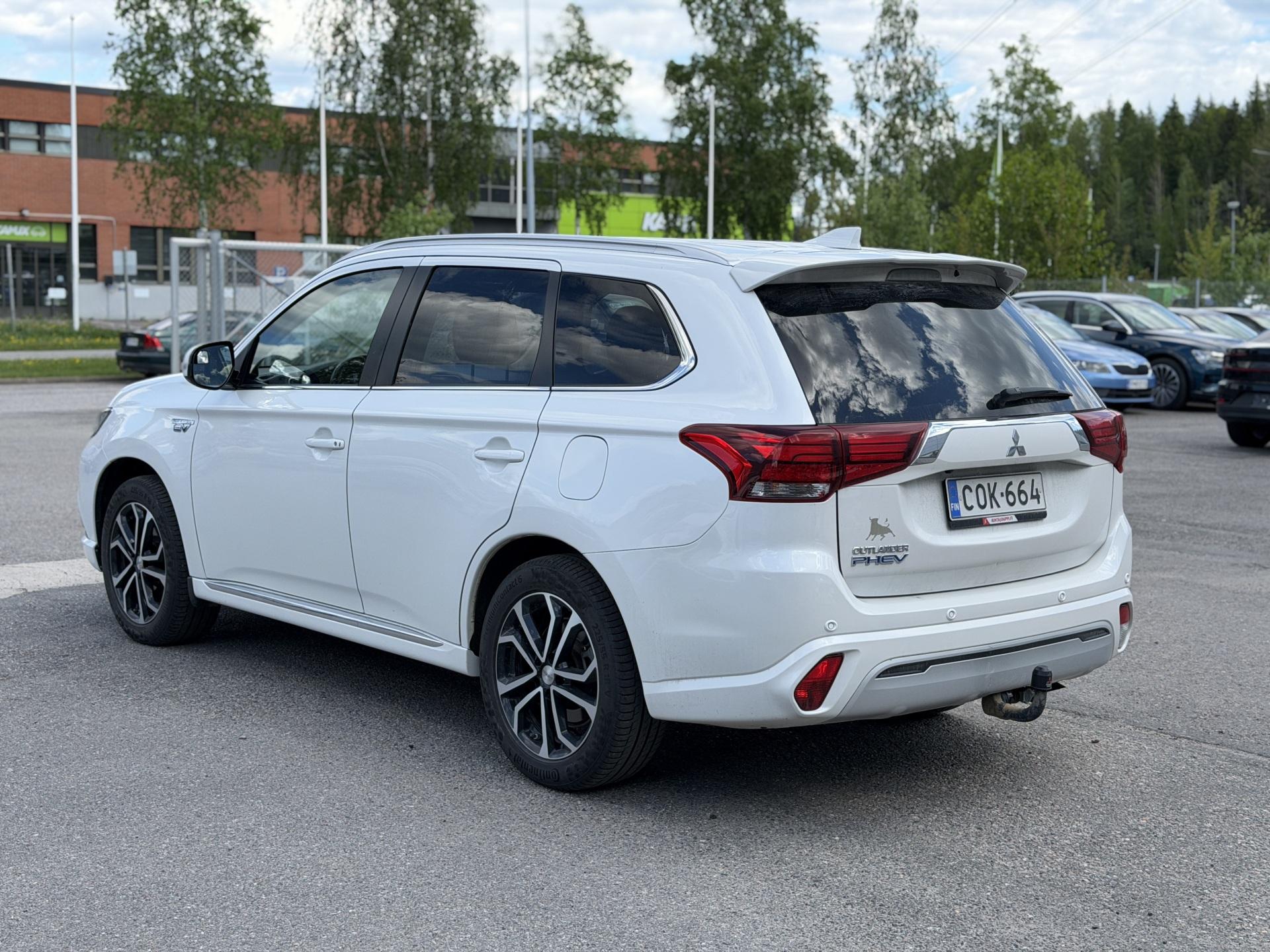 MITSUBISHI Outlander PHEV 2020