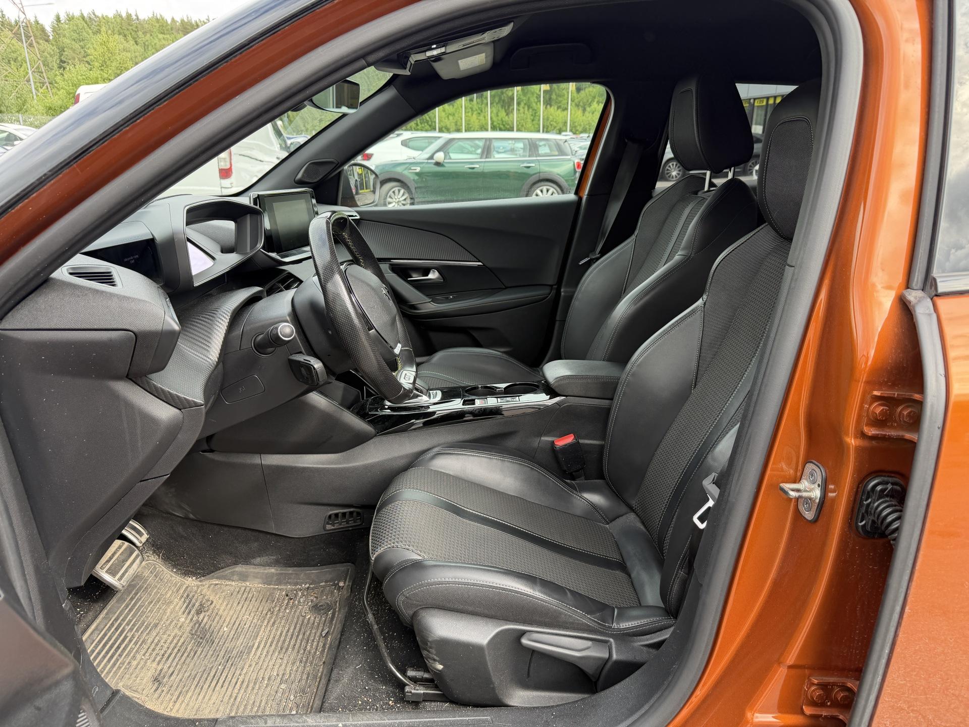 PEUGEOT e-2008 2021