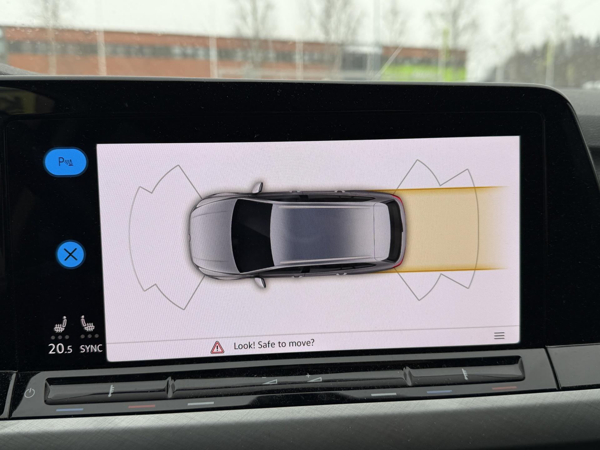 VOLKSWAGEN Golf 2023