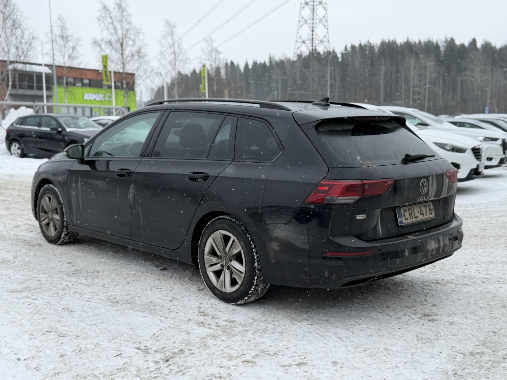 VOLKSWAGEN Golf 2023