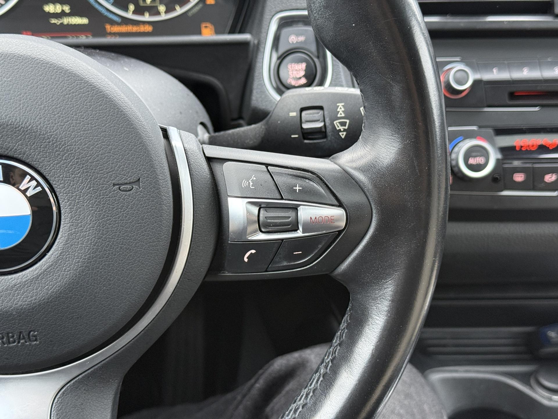 BMW 118 2015