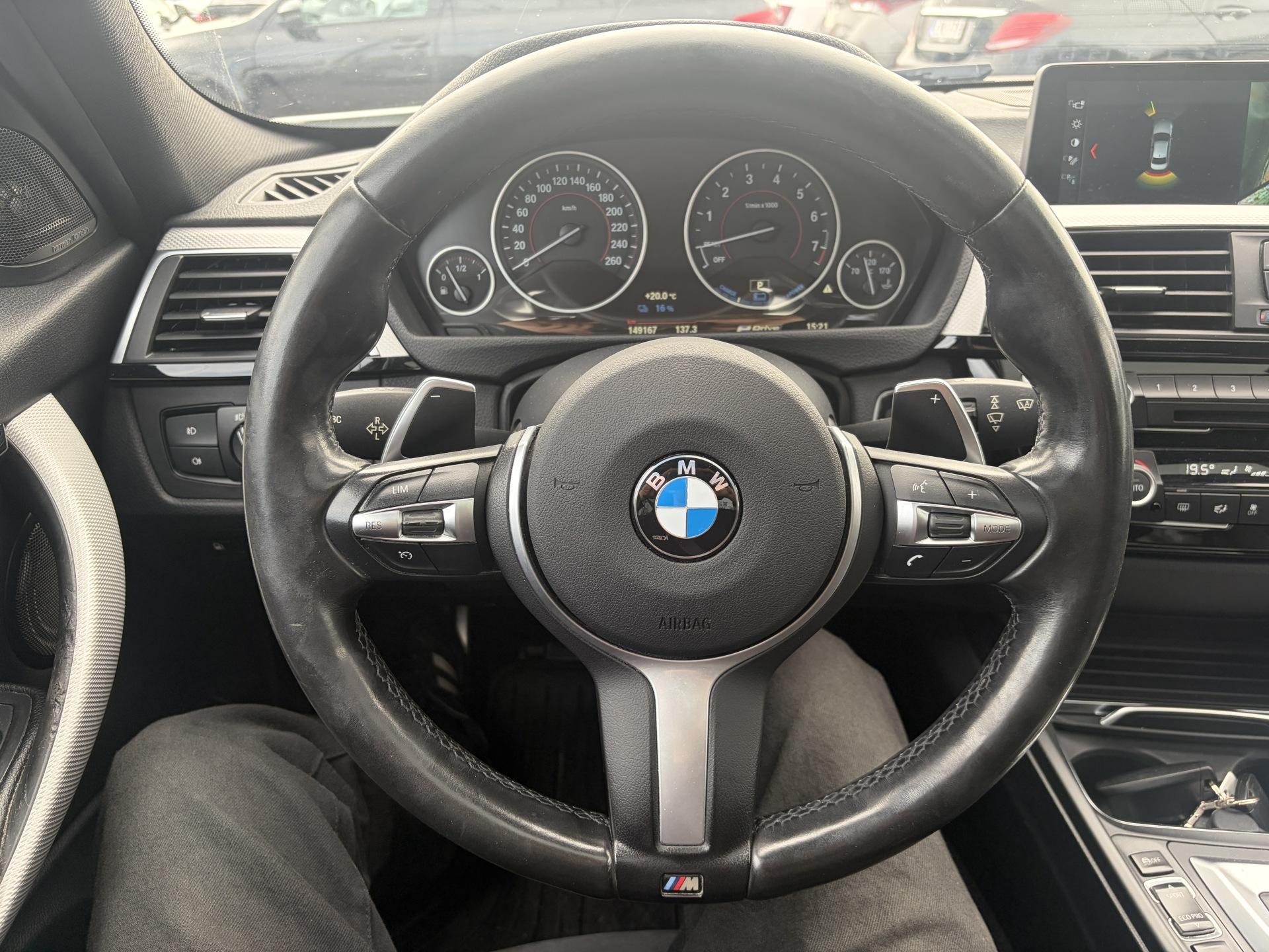 BMW 330 2017