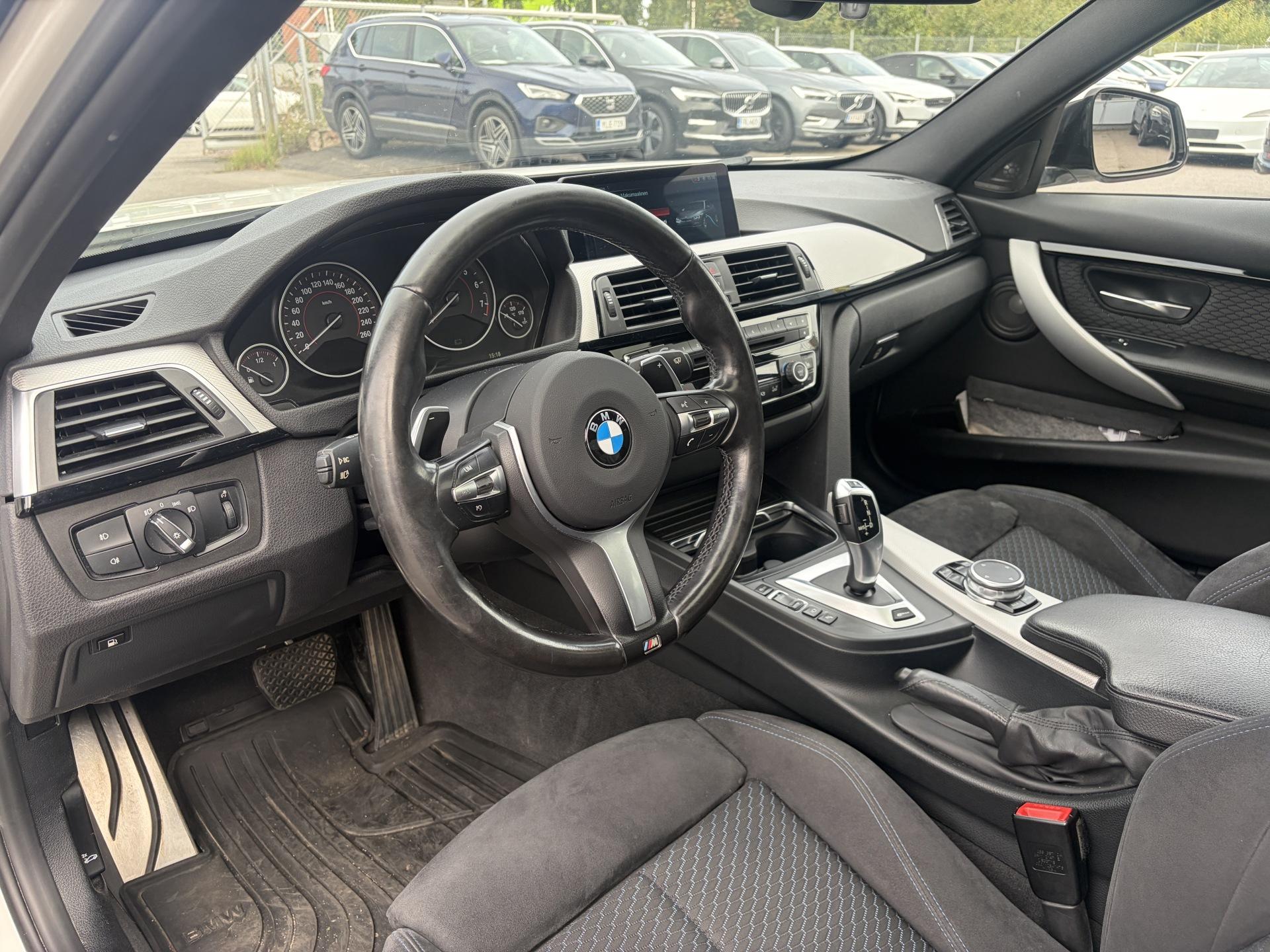 BMW 330 2017
