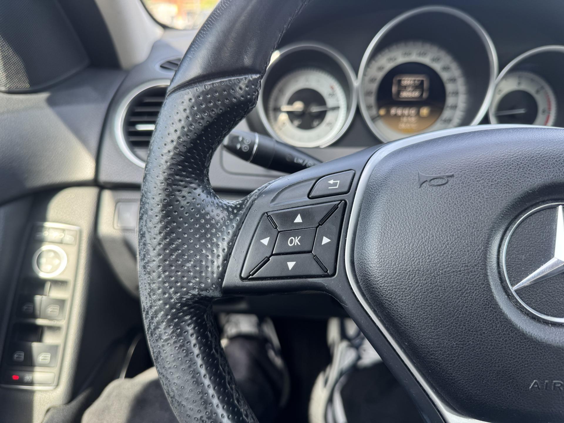MERCEDES-BENZ C 2012