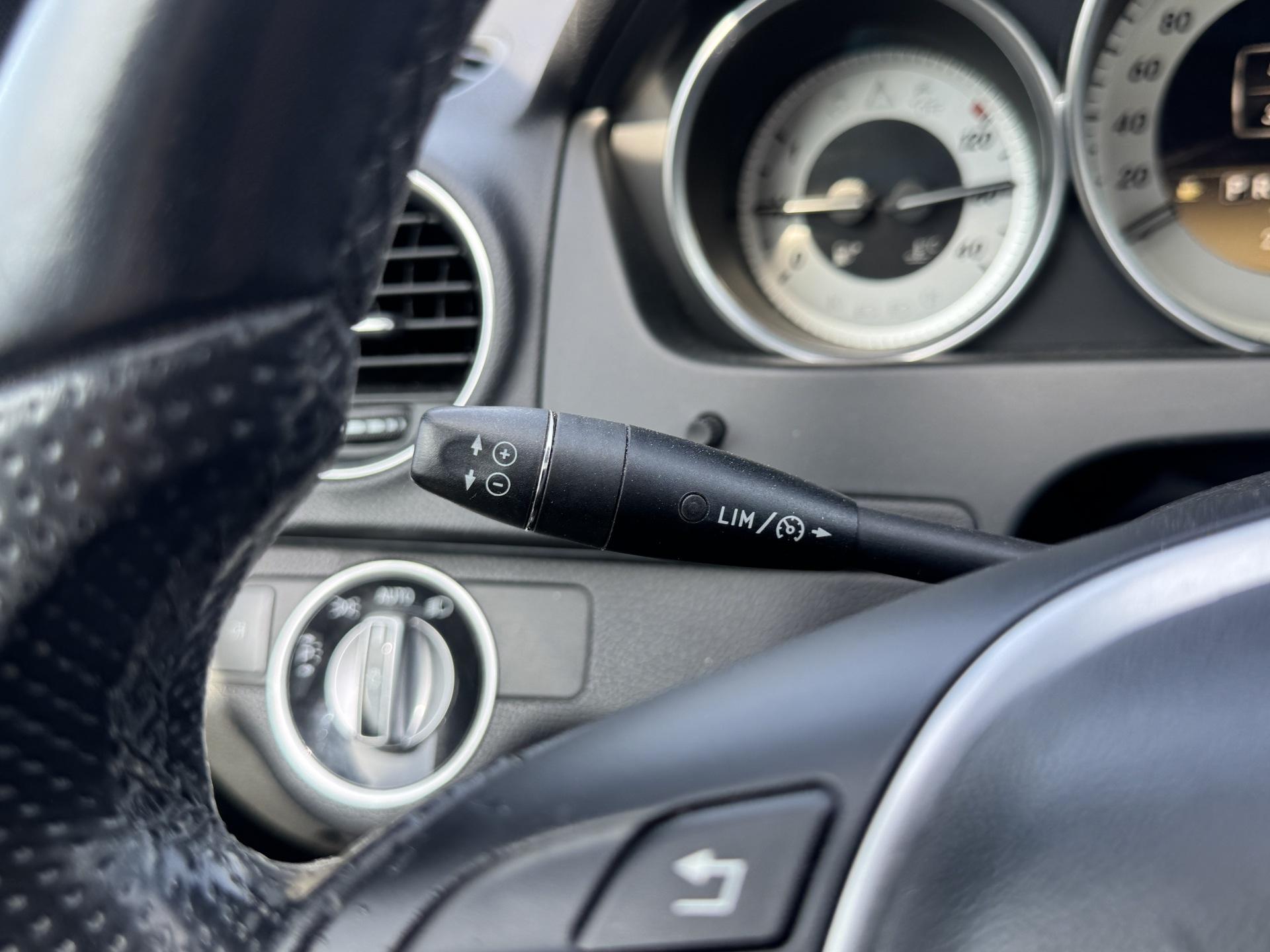 MERCEDES-BENZ C 2012