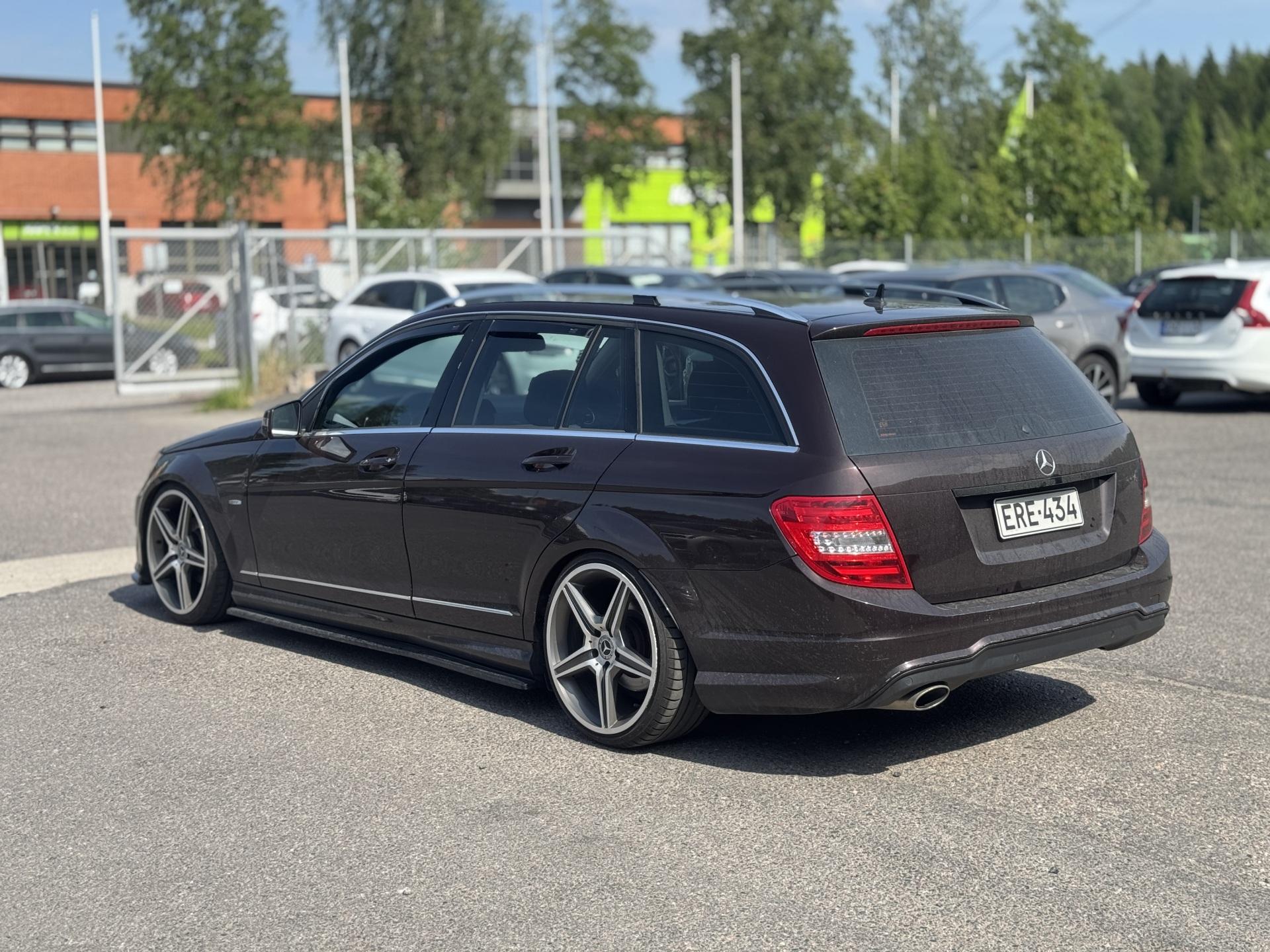 MERCEDES-BENZ C 2012
