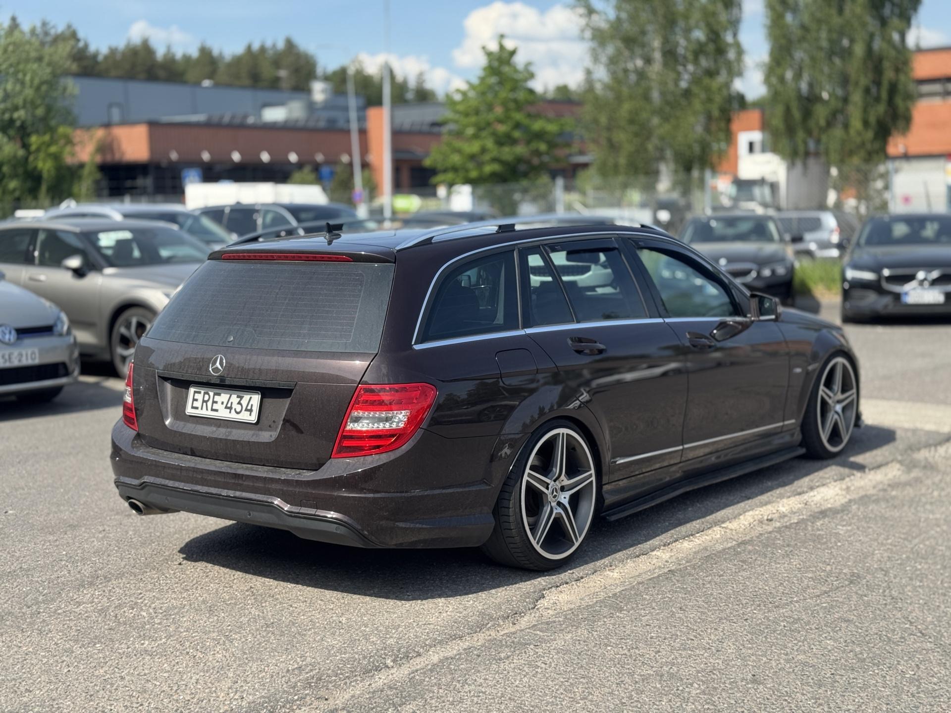 MERCEDES-BENZ C 2012