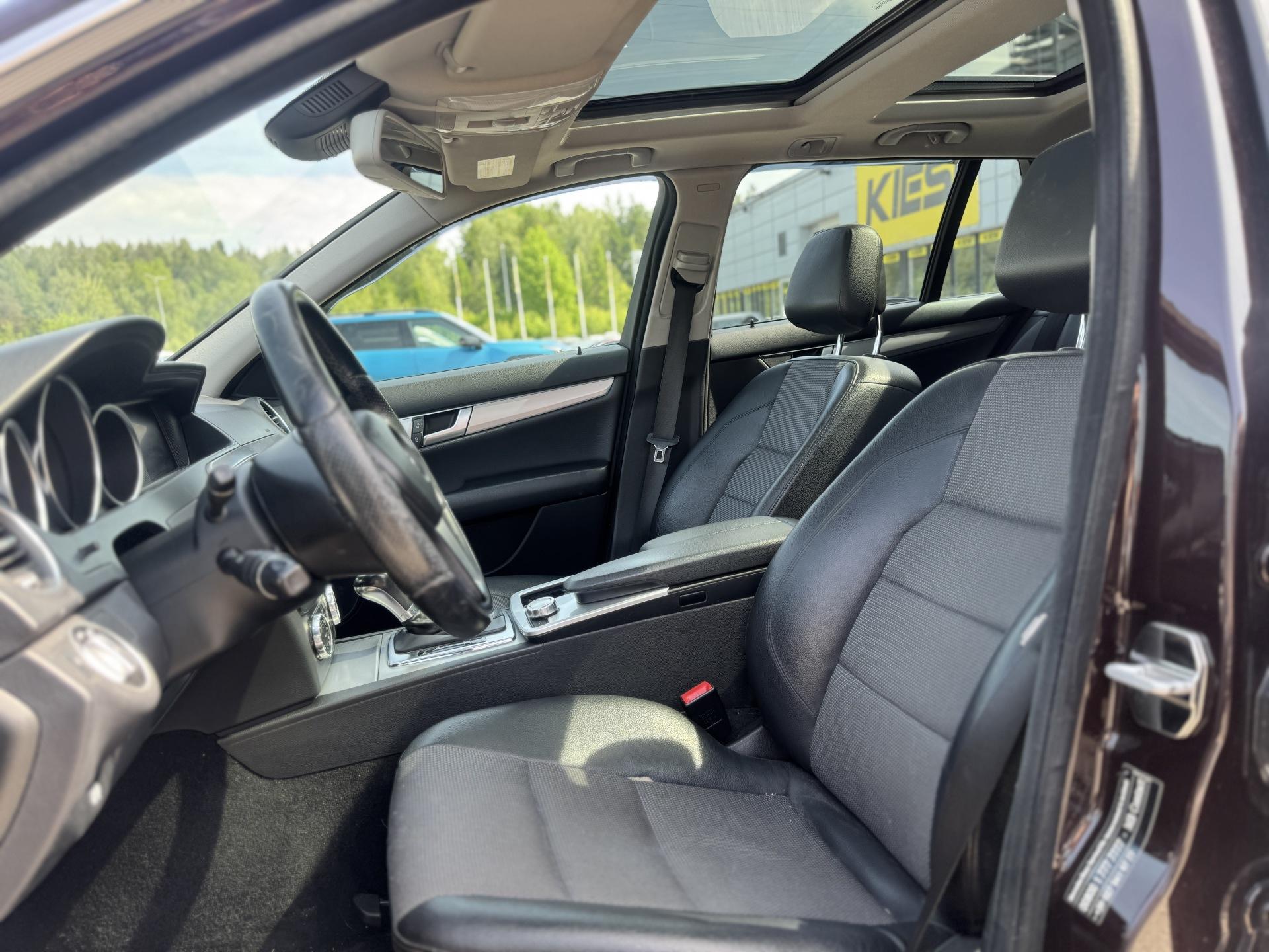 MERCEDES-BENZ C 2012