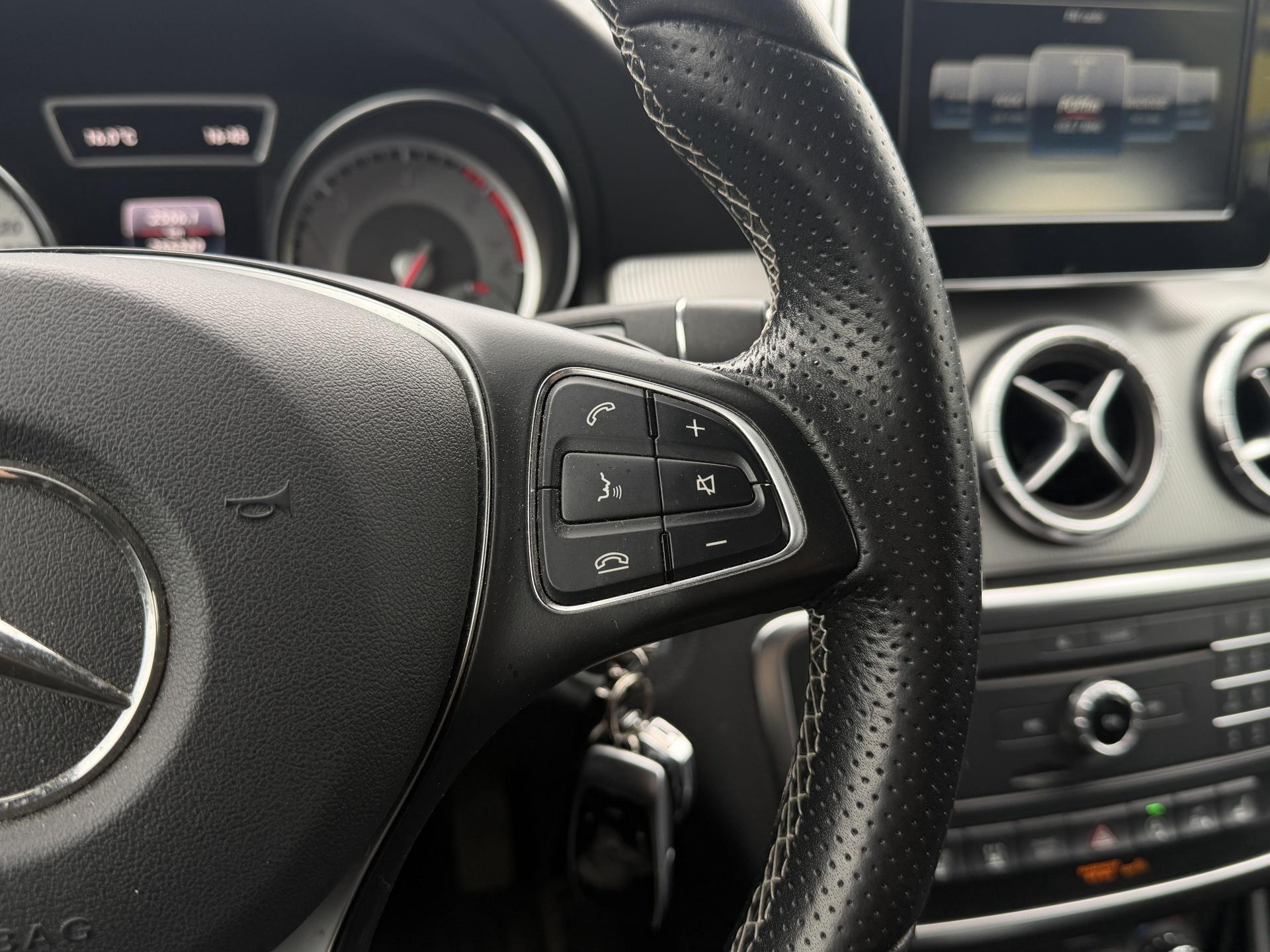 MERCEDES-BENZ CLA 2016