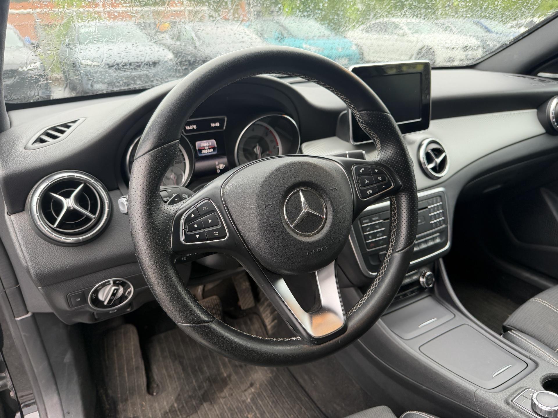 MERCEDES-BENZ CLA 2016