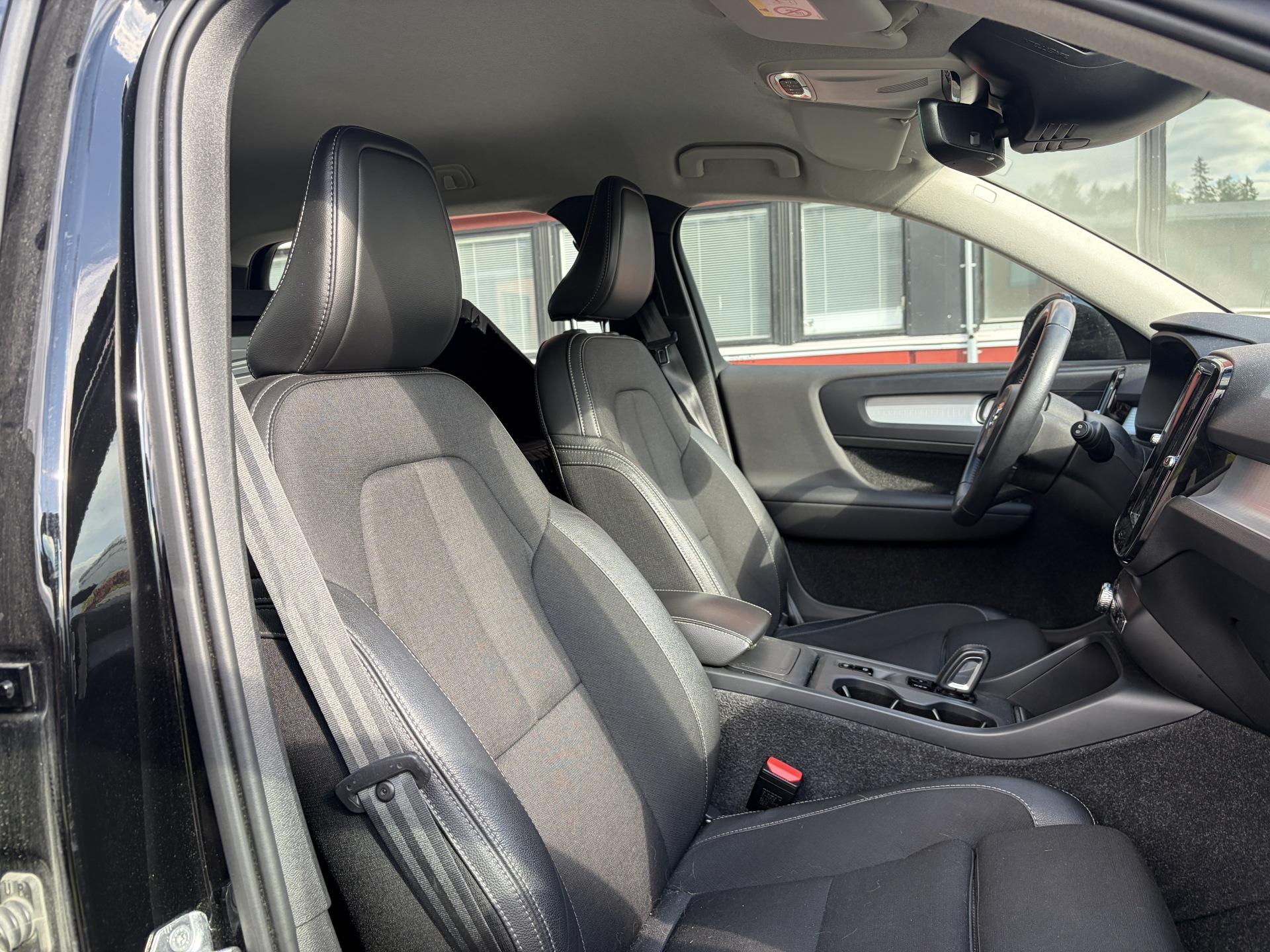 VOLVO XC40 2020