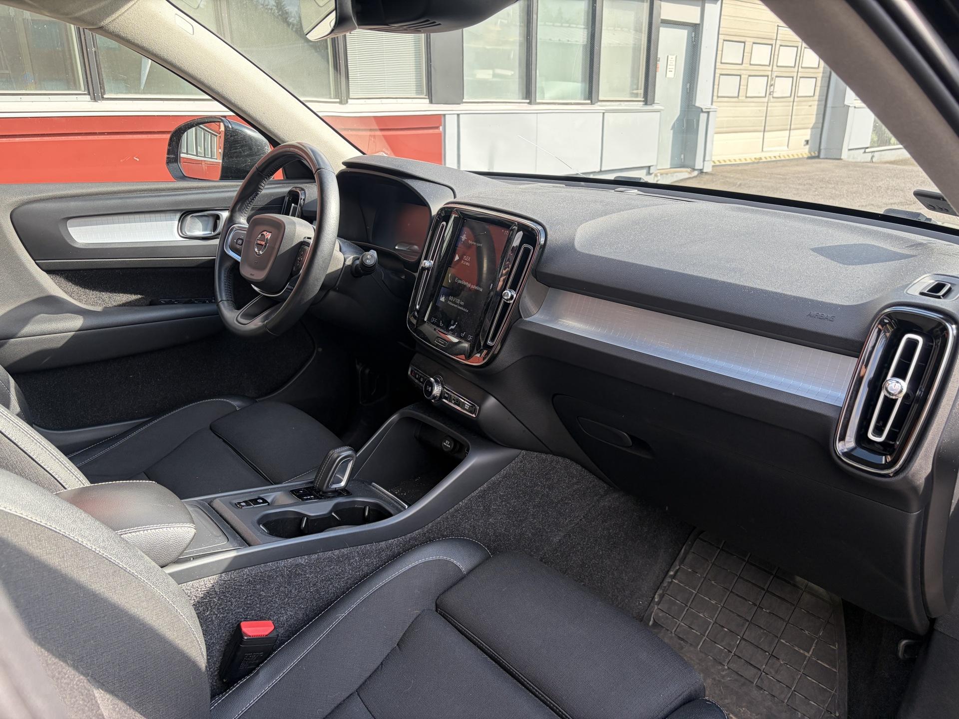 VOLVO XC40 2020