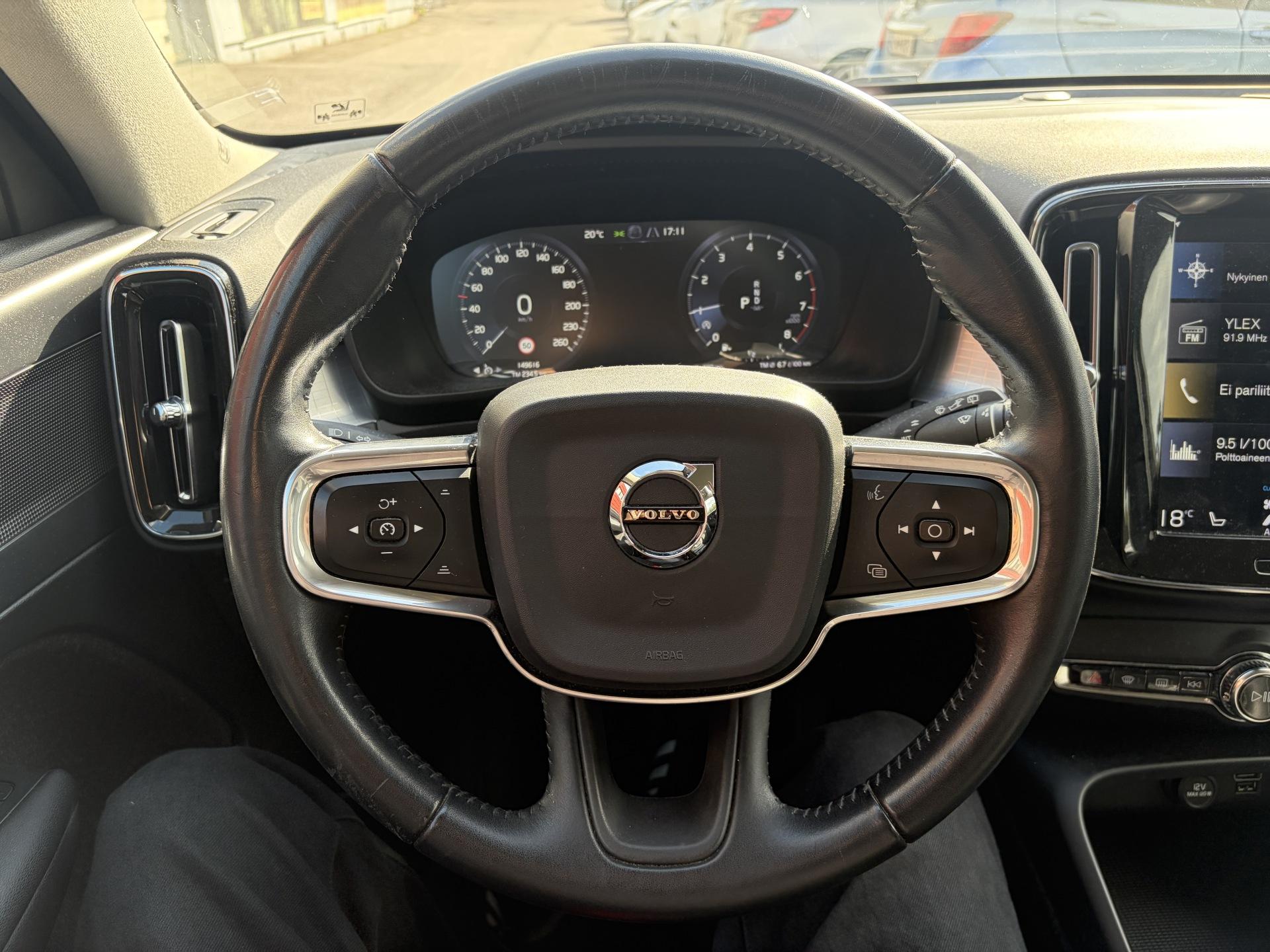 VOLVO XC40 2020