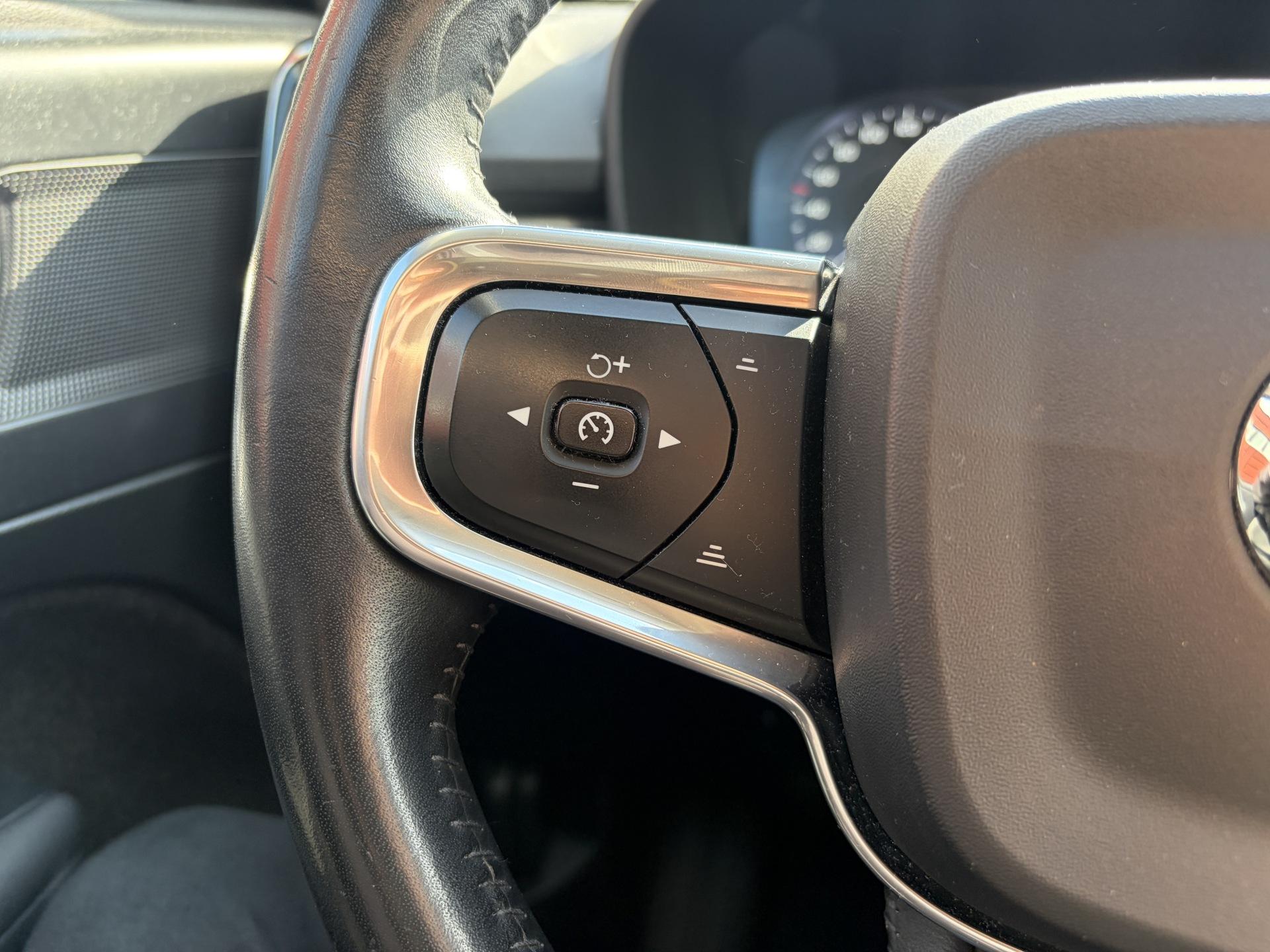 VOLVO XC40 2020
