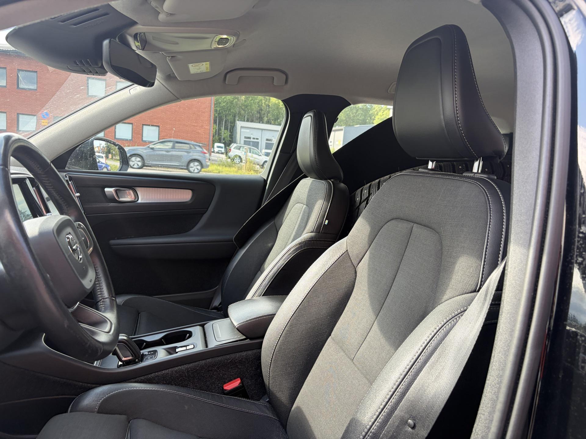 VOLVO XC40 2020