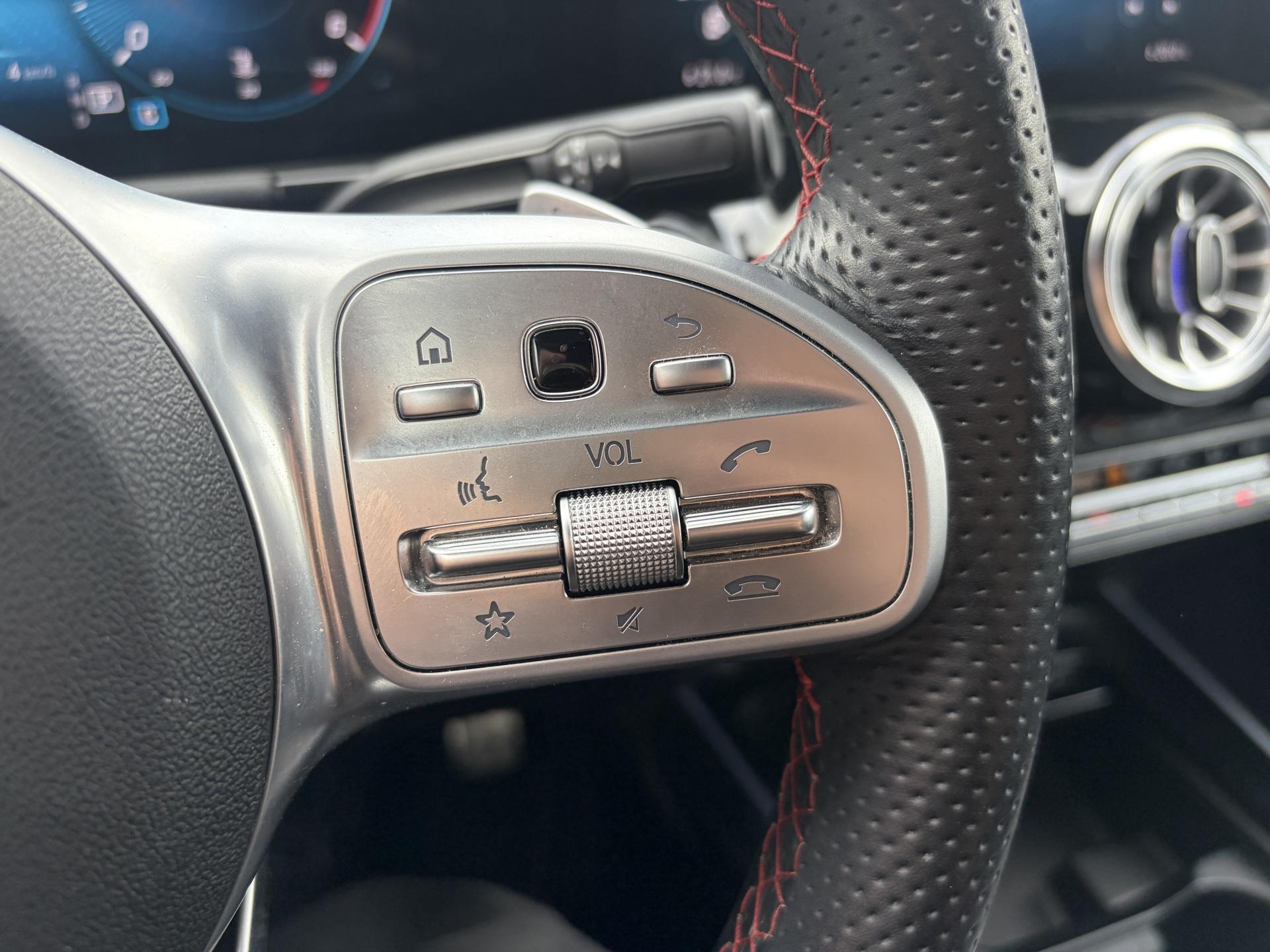 MERCEDES-BENZ GLA 2021