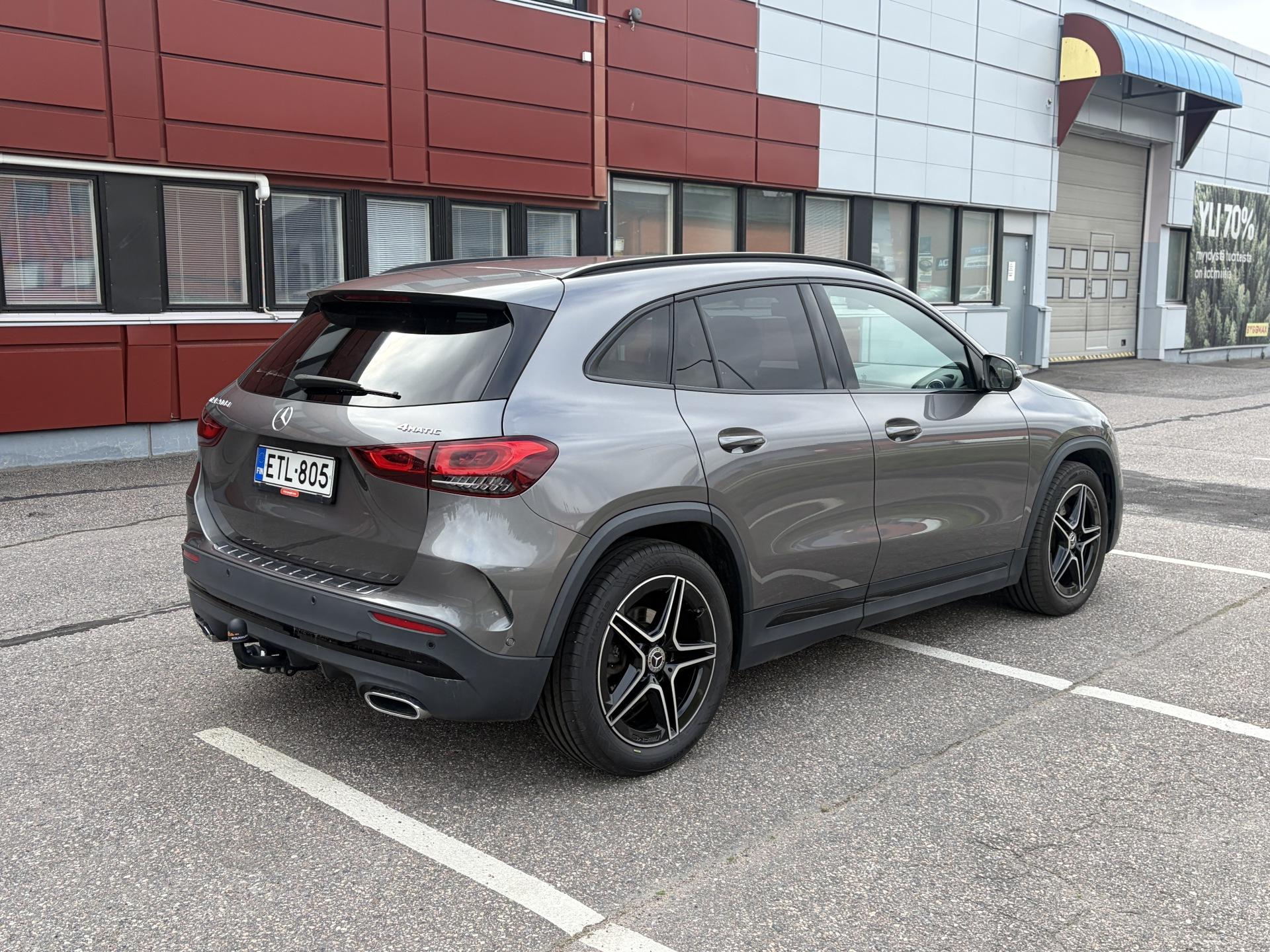 MERCEDES-BENZ GLA 2021