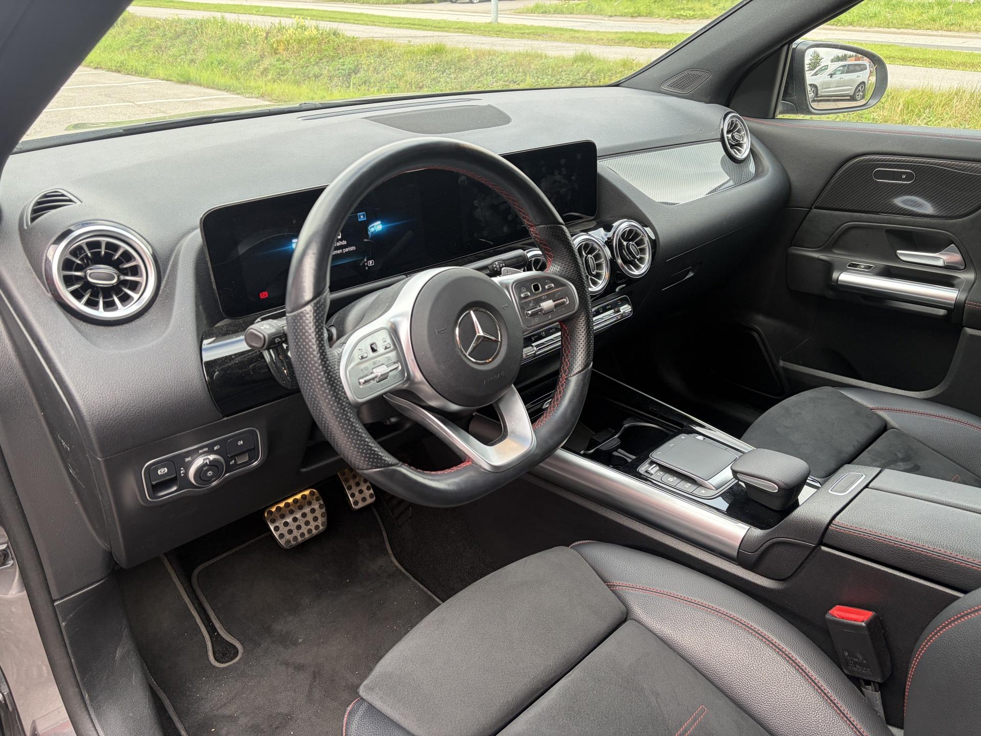 MERCEDES-BENZ GLA 2021