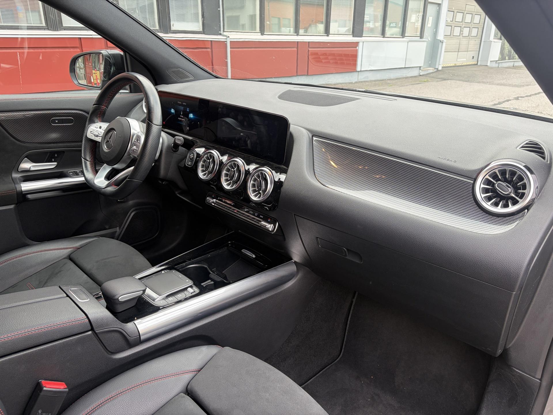 MERCEDES-BENZ GLA 2021