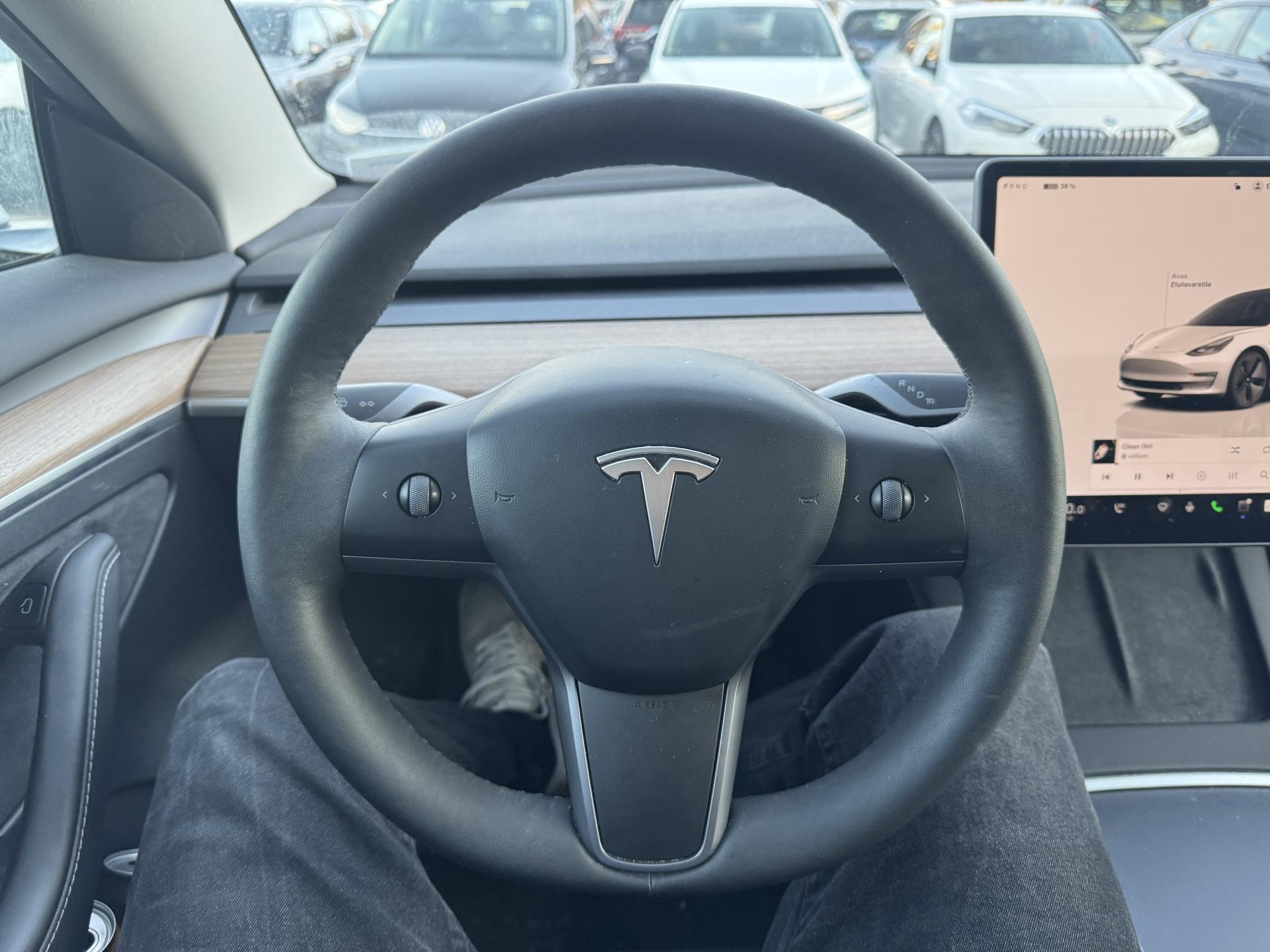 TESLA Model 3 2023
