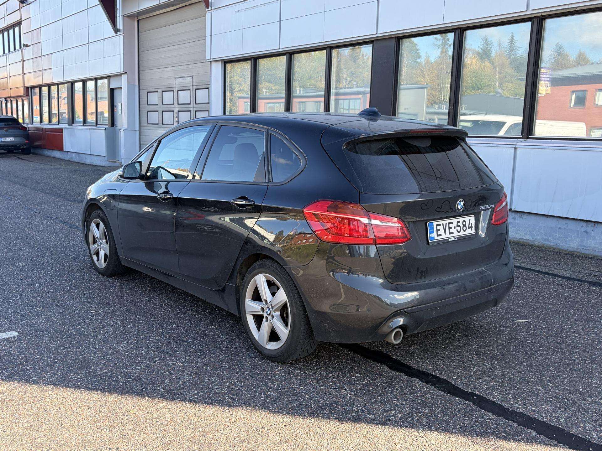 BMW 225 2019