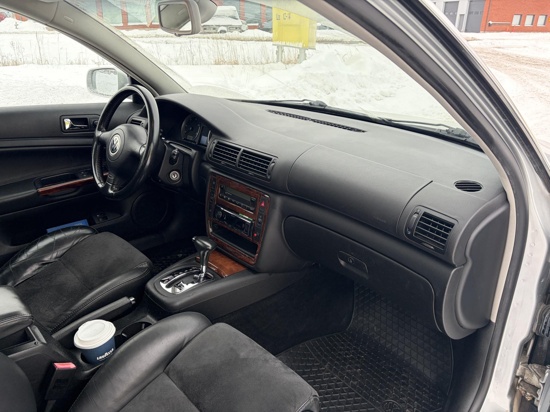 VOLKSWAGEN Passat 2001