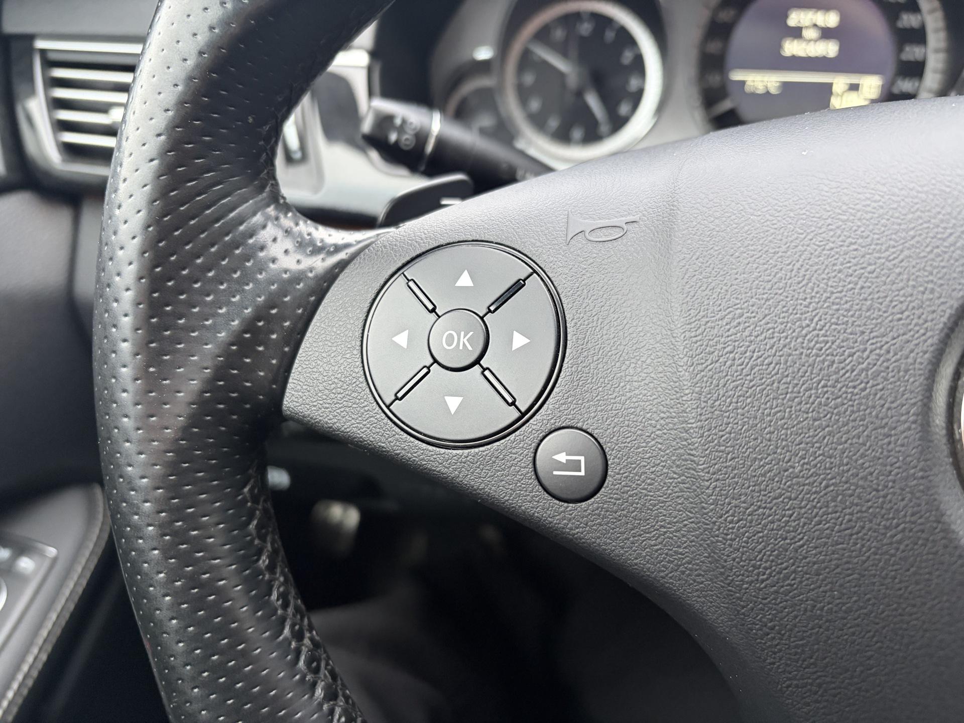 MERCEDES-BENZ E 2010