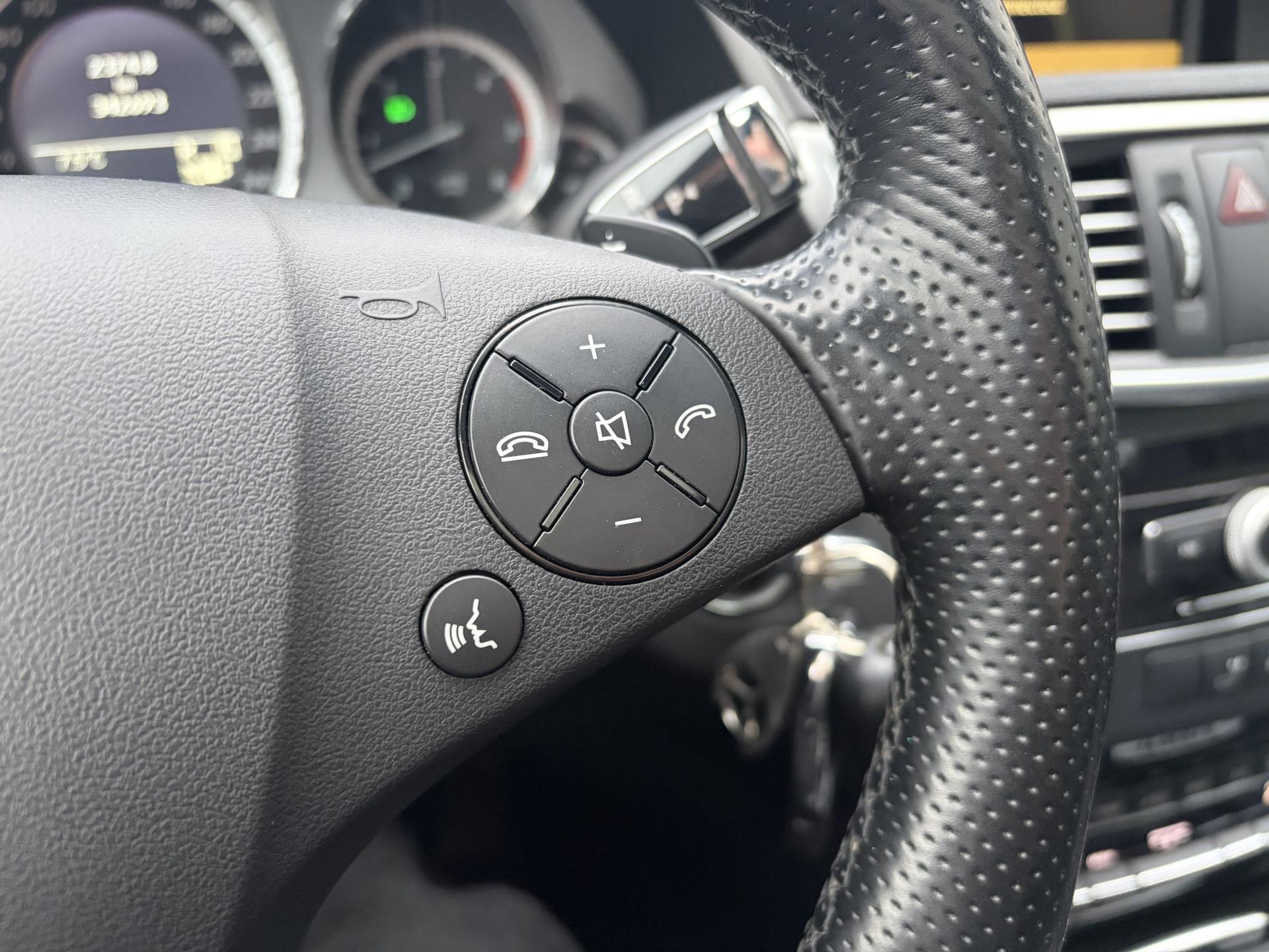 MERCEDES-BENZ E 2010