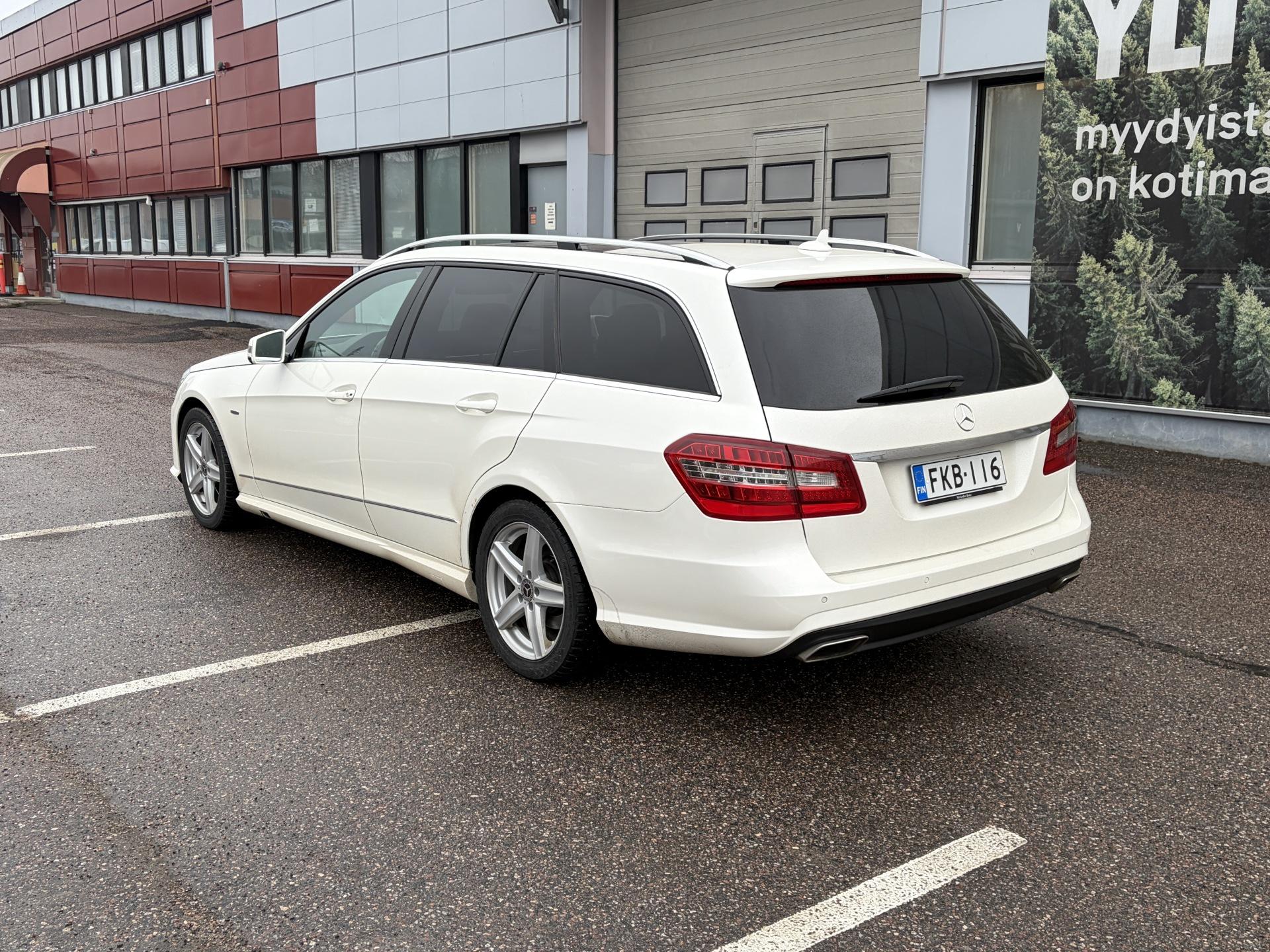 MERCEDES-BENZ E 2010