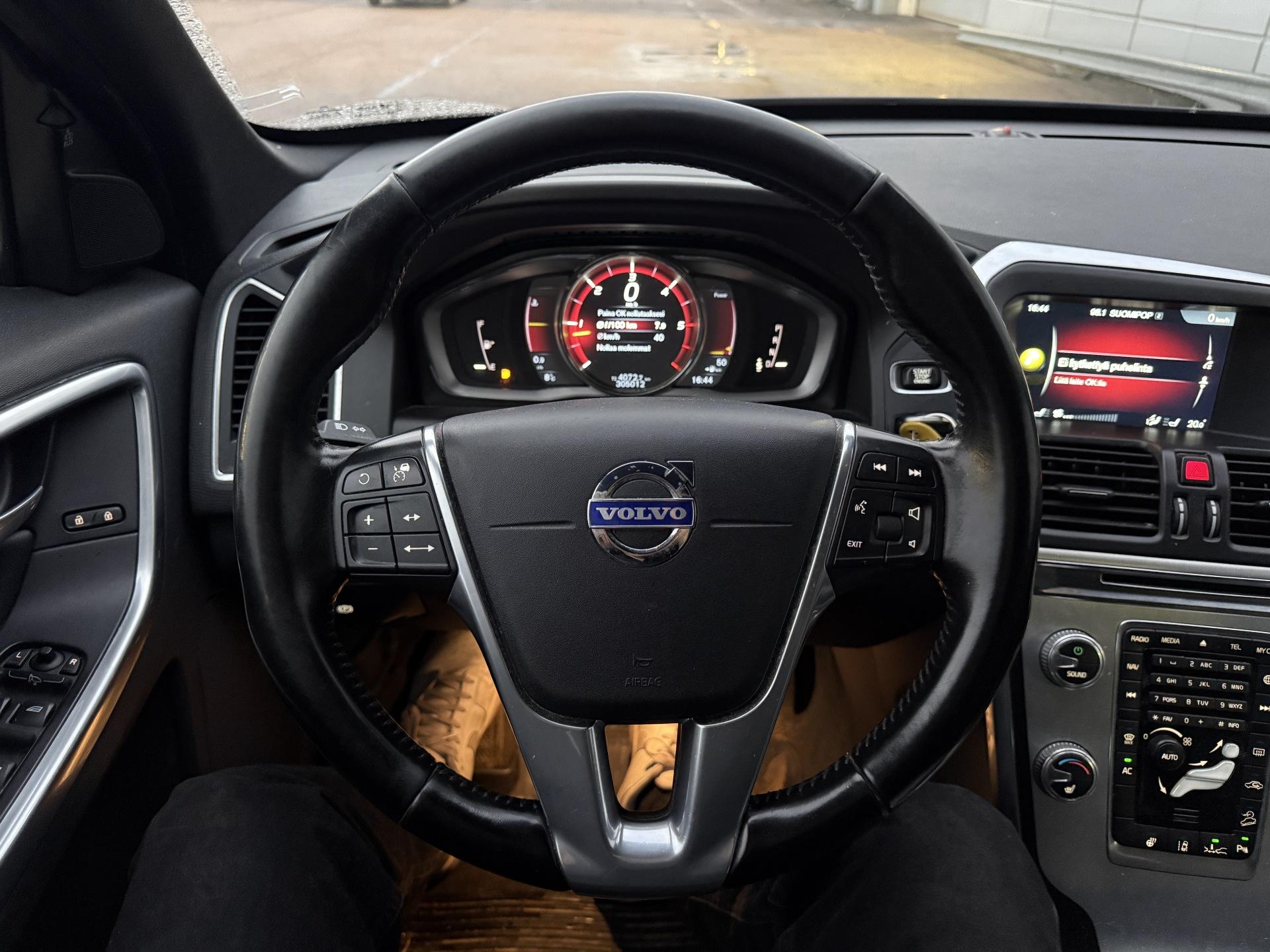 VOLVO XC60 2015