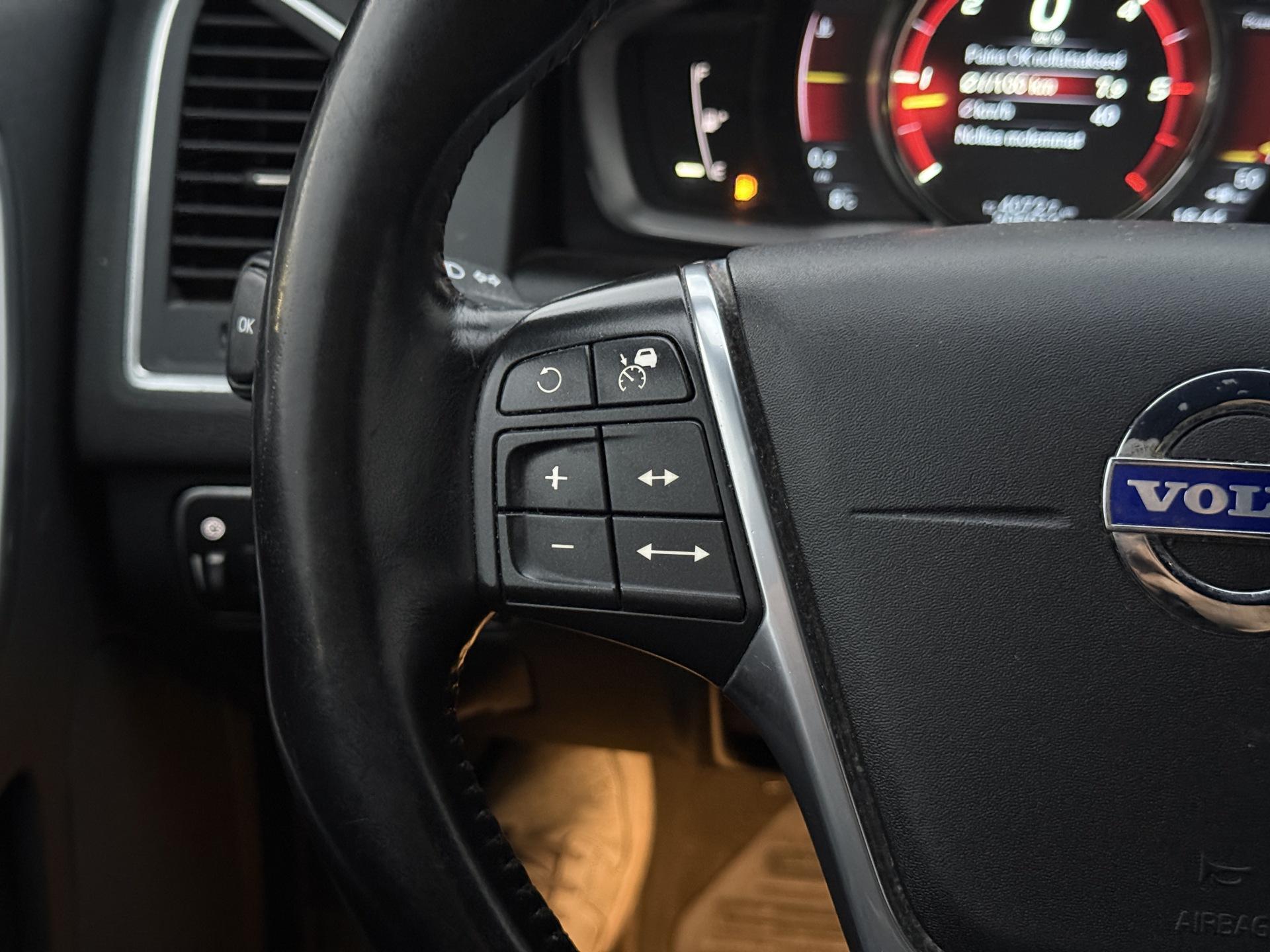 VOLVO XC60 2015
