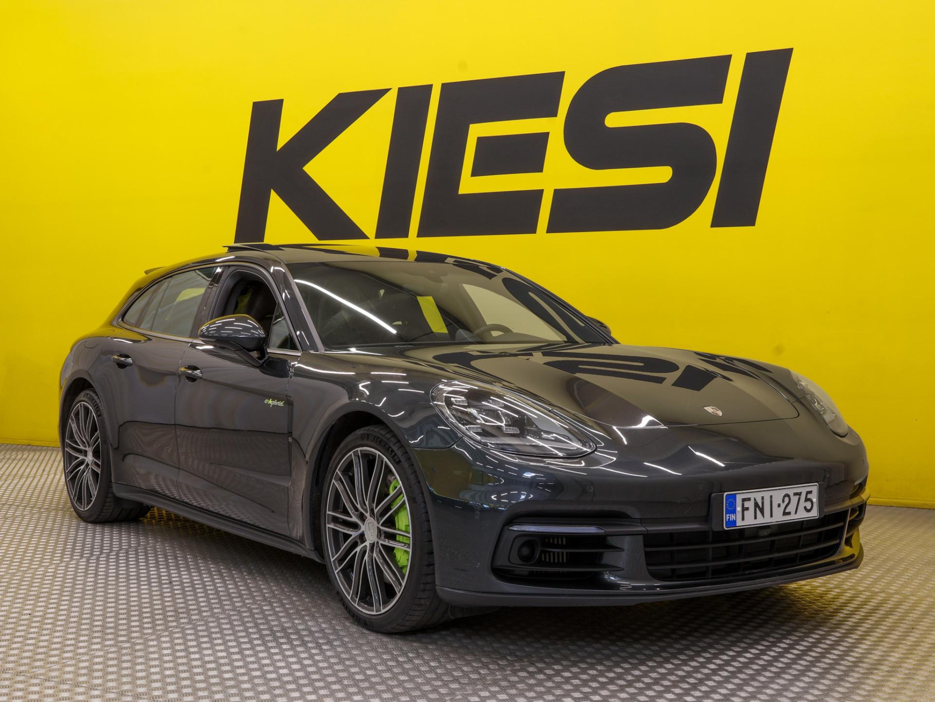 PORSCHE Panamera 2018