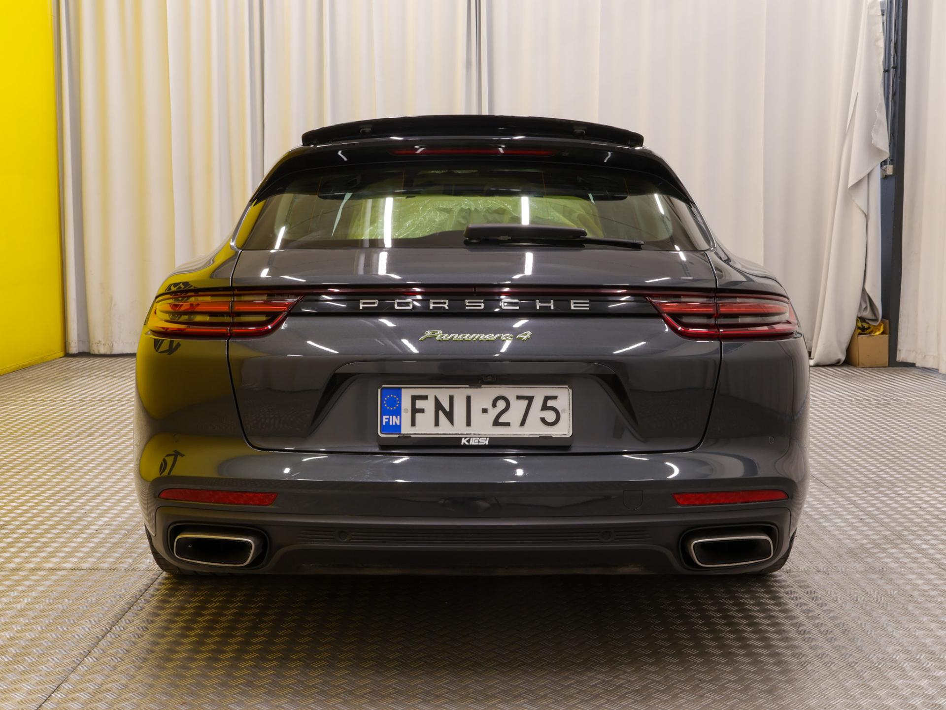 PORSCHE Panamera 2018