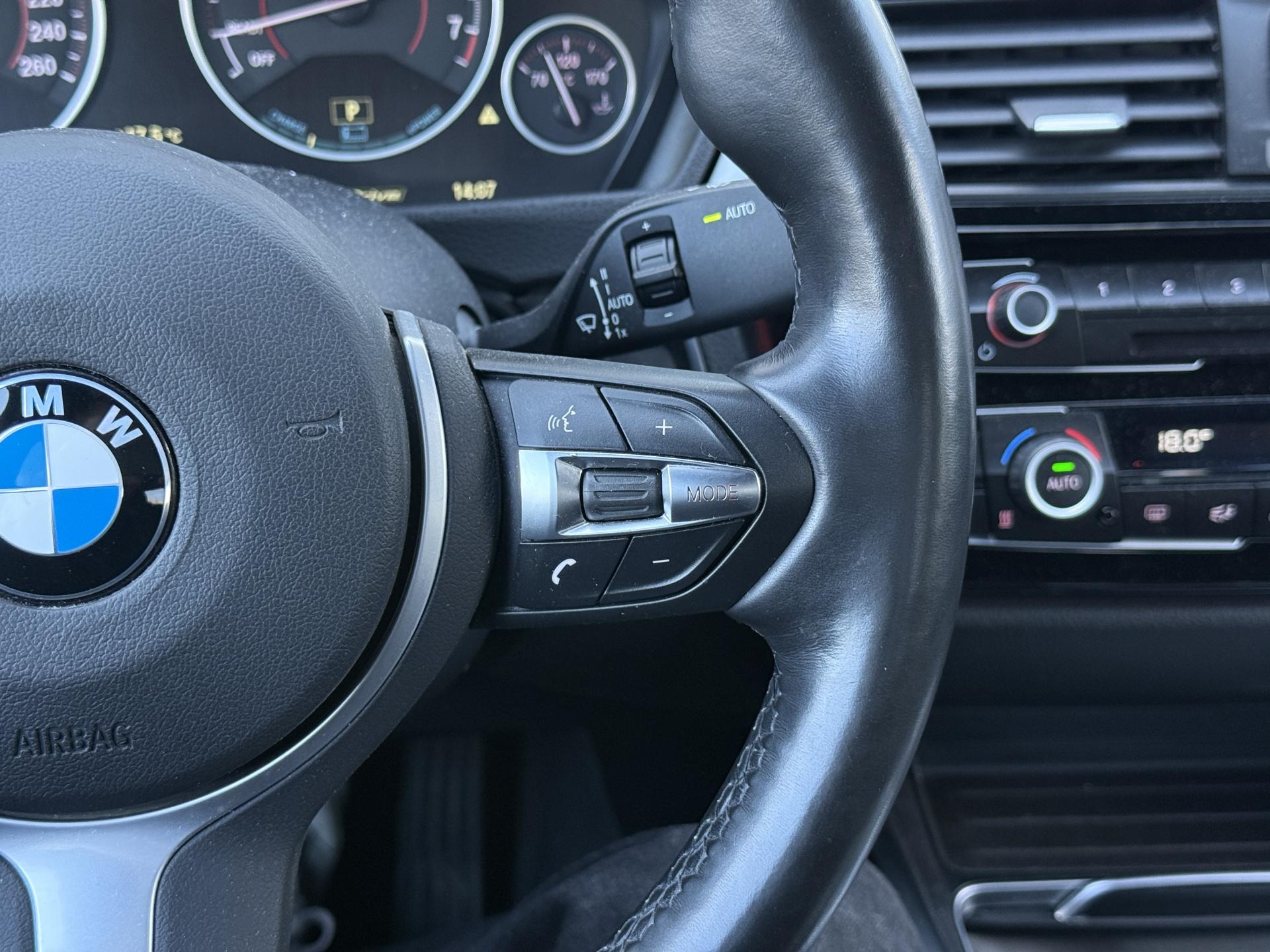 BMW 330 2018