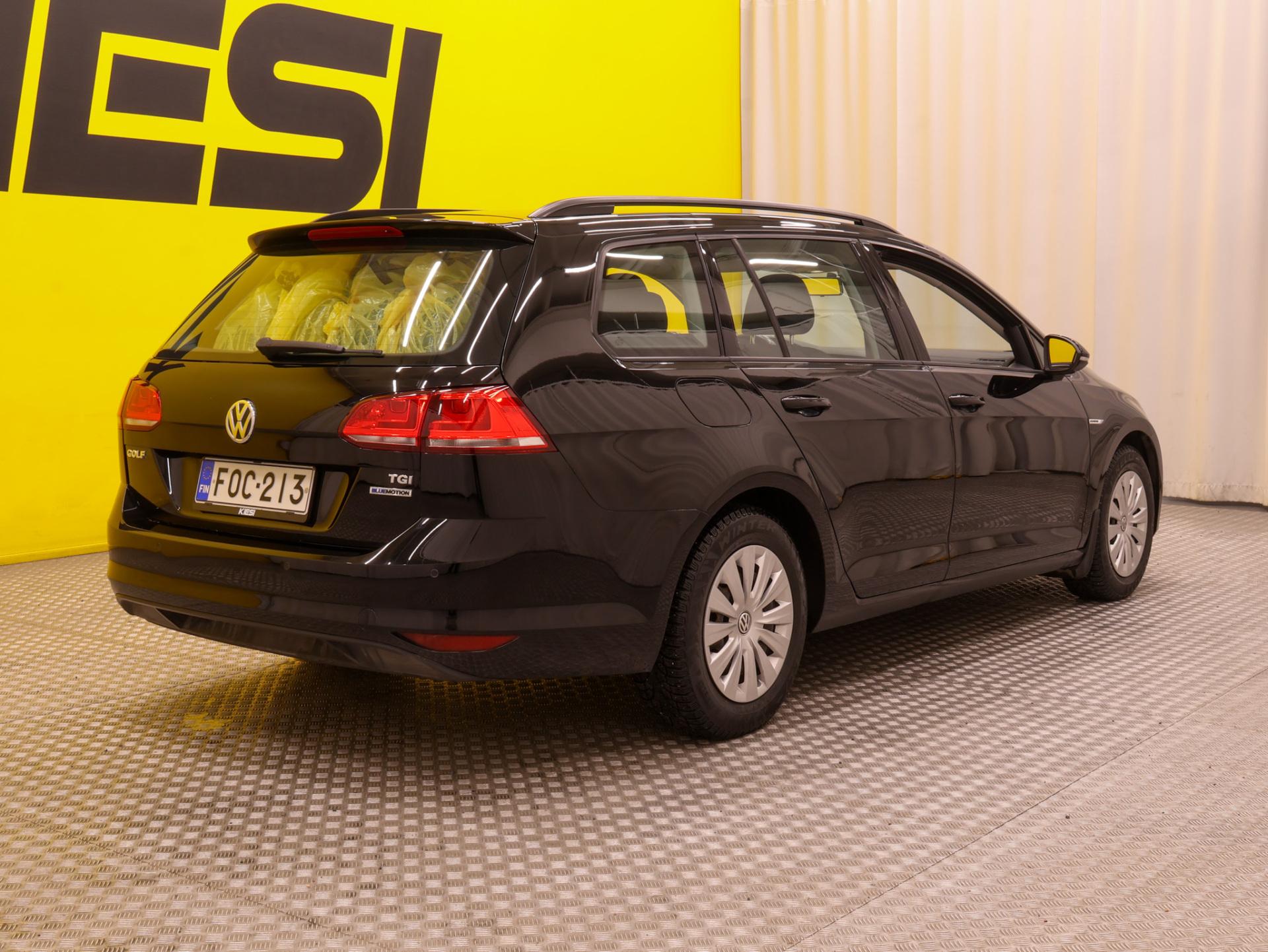 VOLKSWAGEN Golf 2015